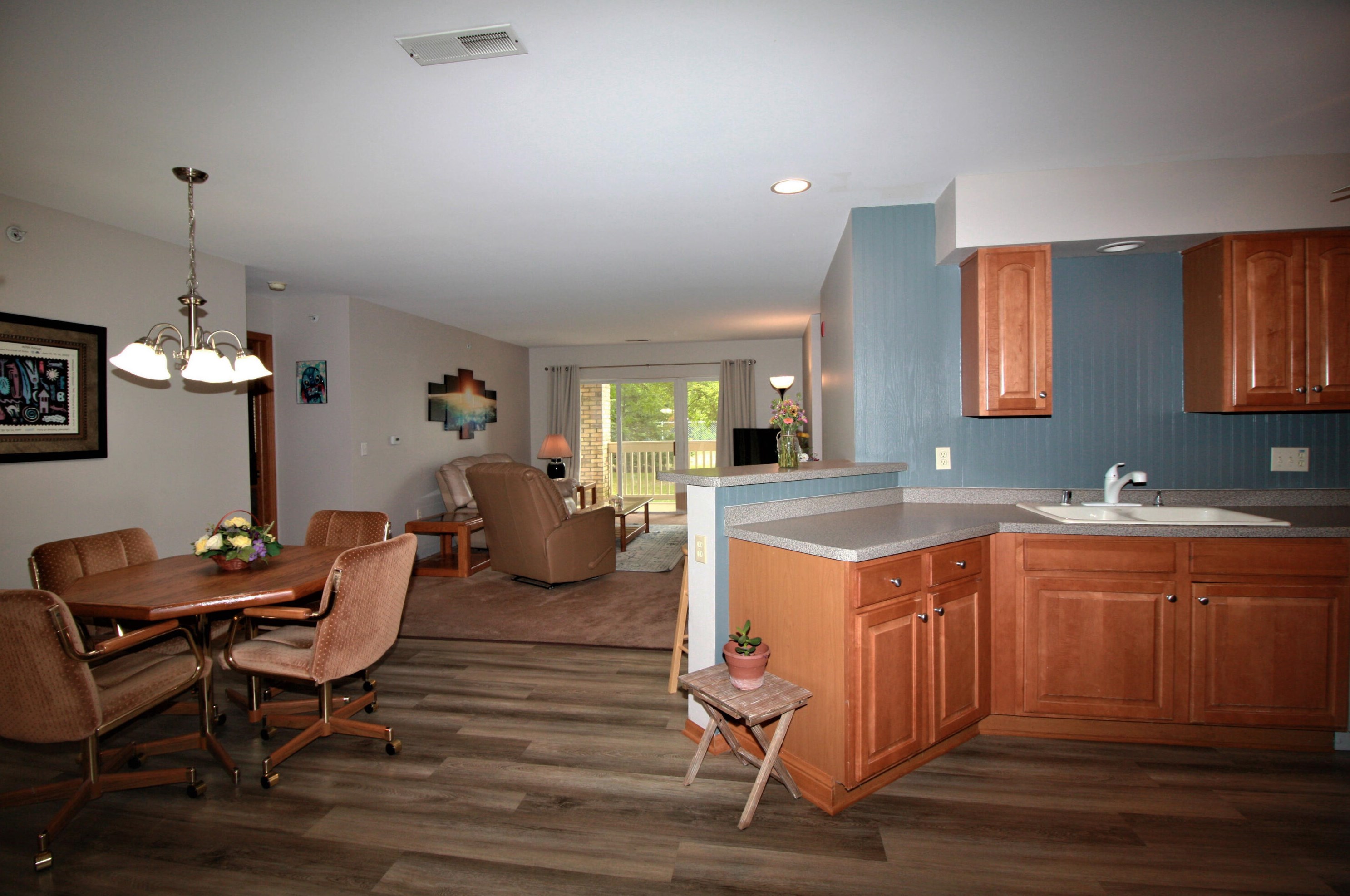 520 Windstone Dr #110, Chenequa, WI 53029