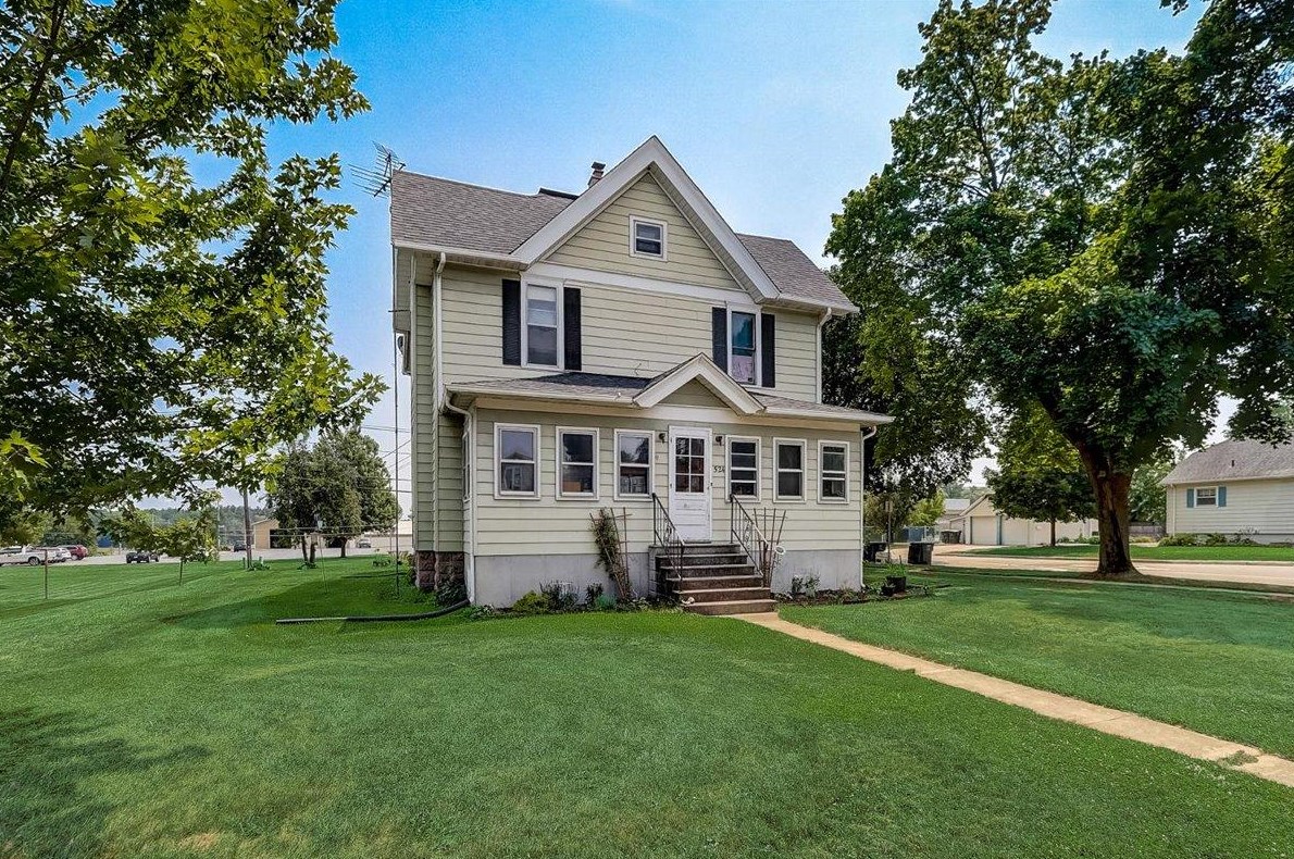 524 S Main St, Lake Mills, WI 53551