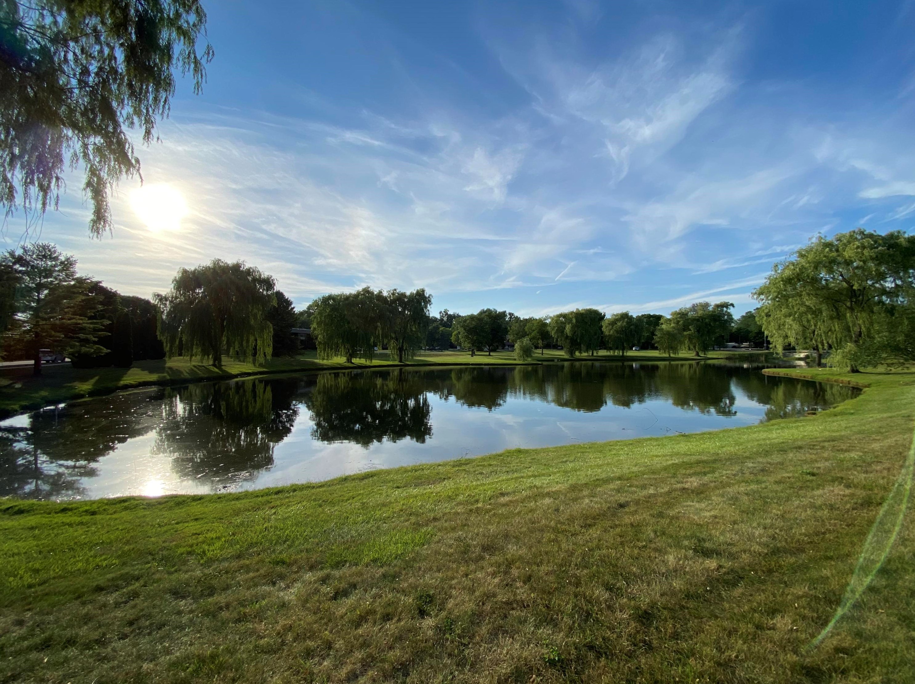 372 Park Hill Dr, Pewaukee WI  53072-6005 exterior