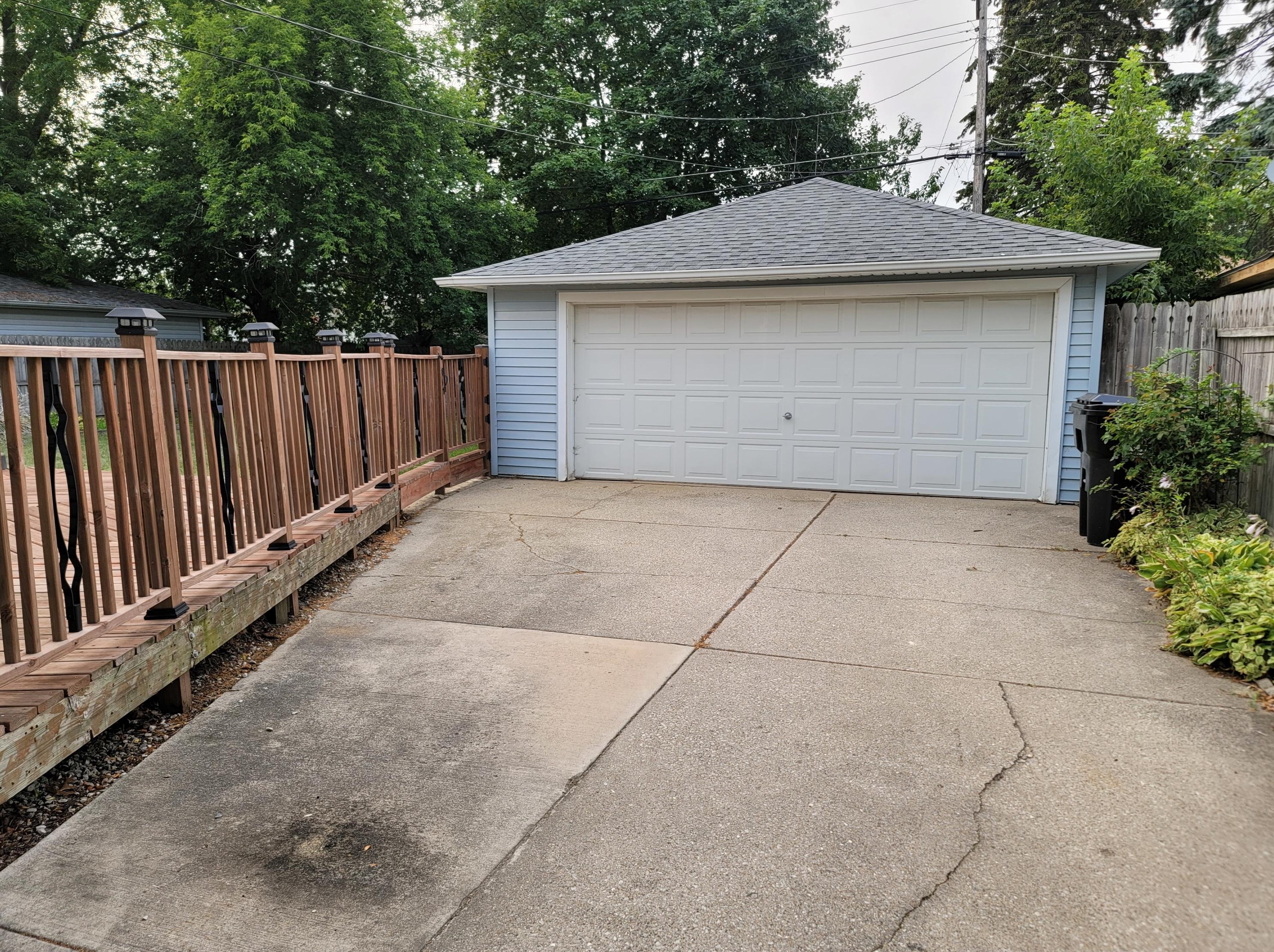 2604 Delaware Ave, Racine, WI 53403-3434