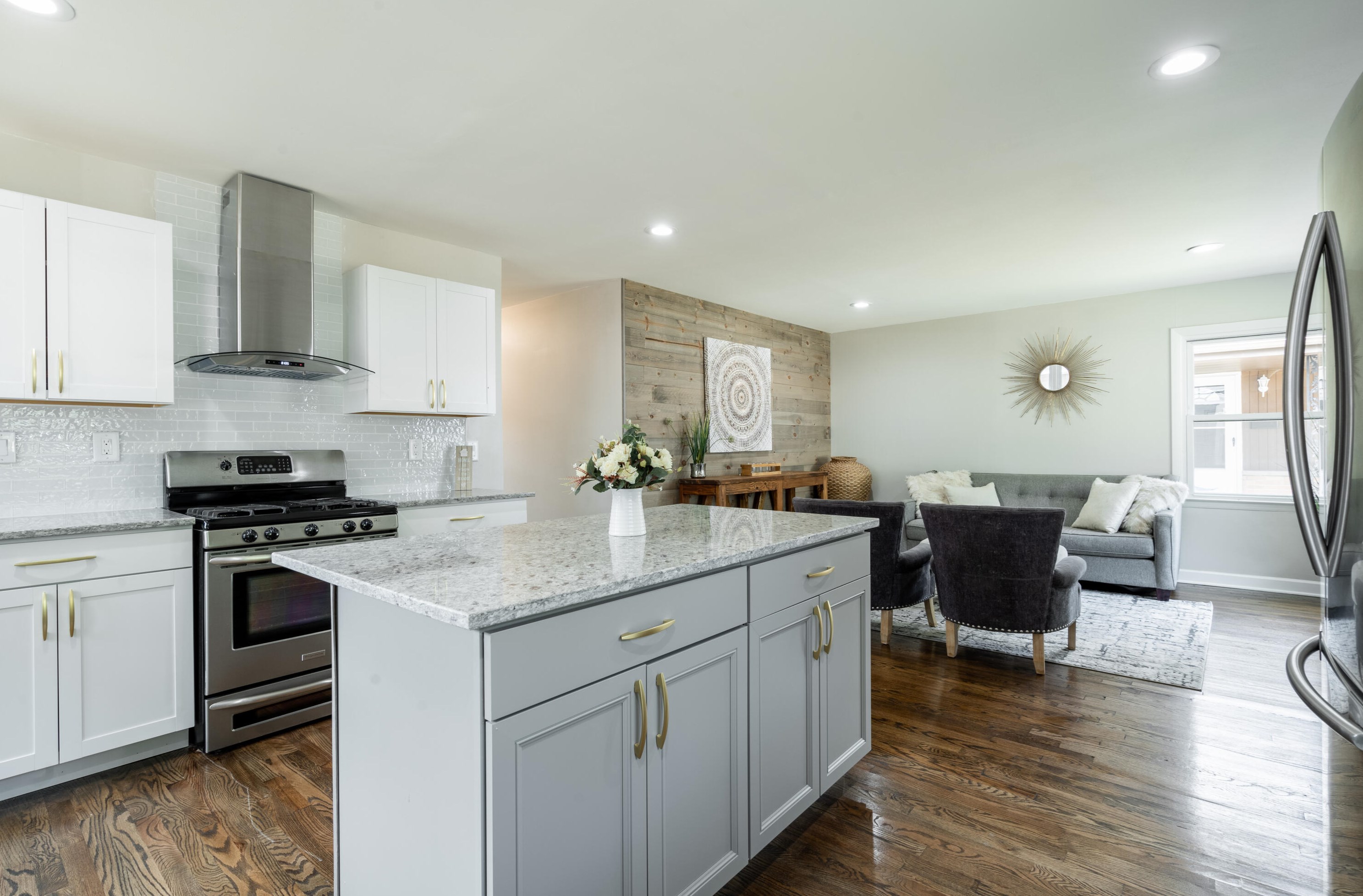 5741 96th St, Milwaukee WI  53225-2614 exterior