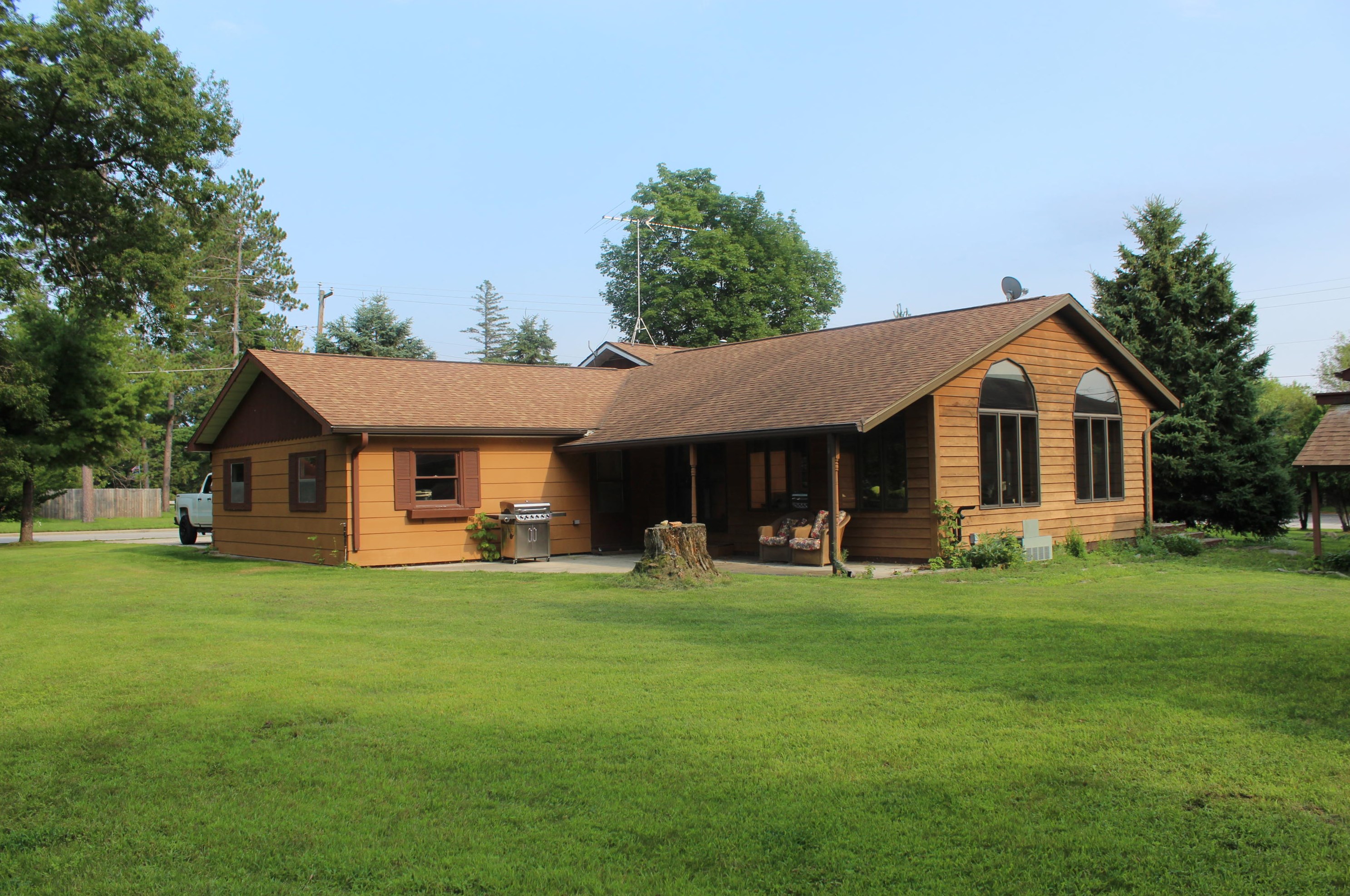 901 F J St, Crivitz, WI 54114