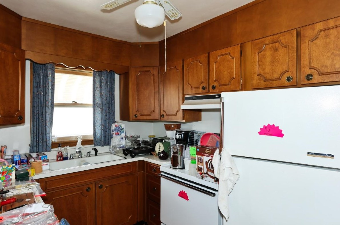 3621 Iona Ter, Cudahy, WI 53110-2715