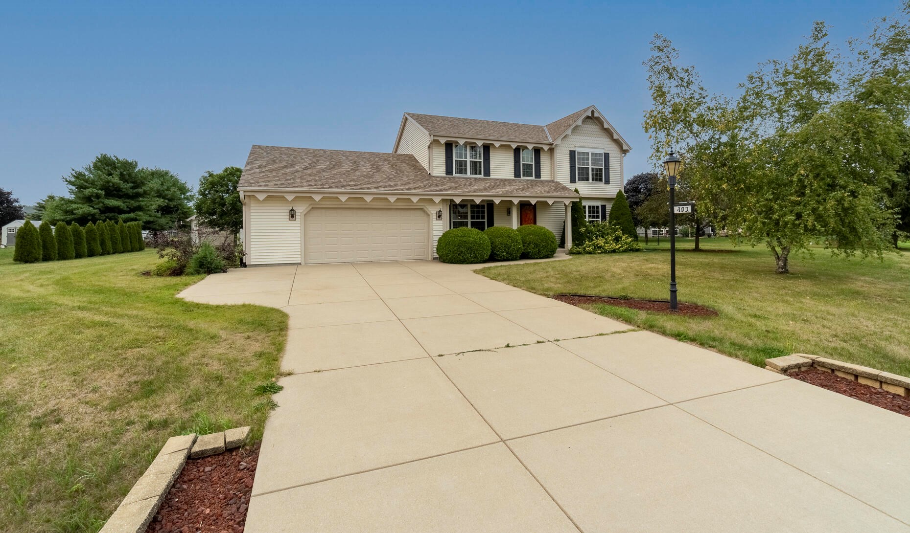 403 S Sherman St, Eagle, WI 53119