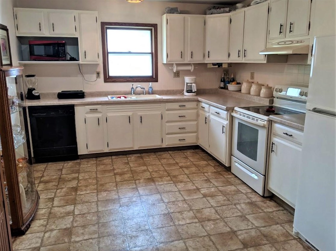 303 Anderson St, Coon Valley, WI 54623