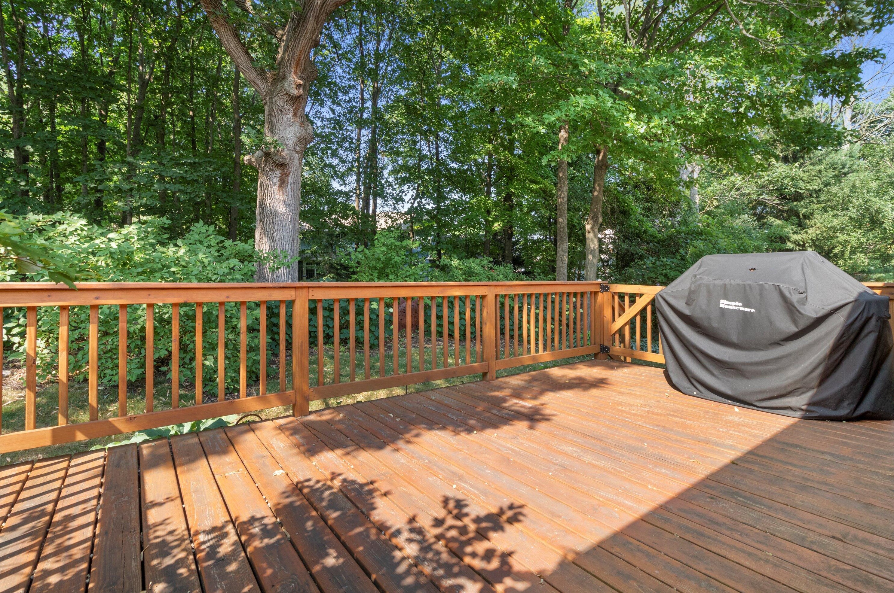 7928 Winston Way, Hales Corners, WI 53132-9018