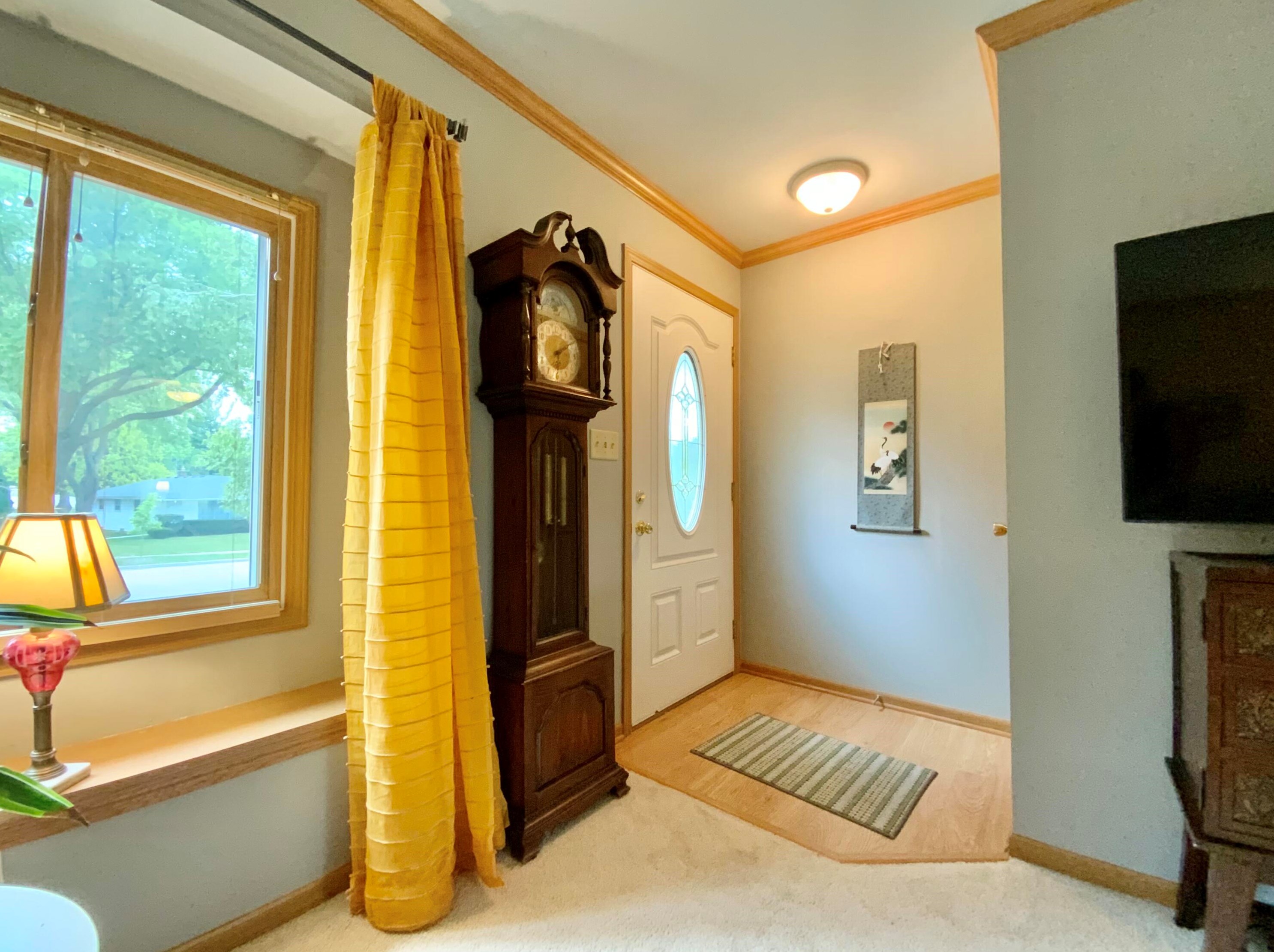 2009 Ramona Rd, Waukesha, WI 53186