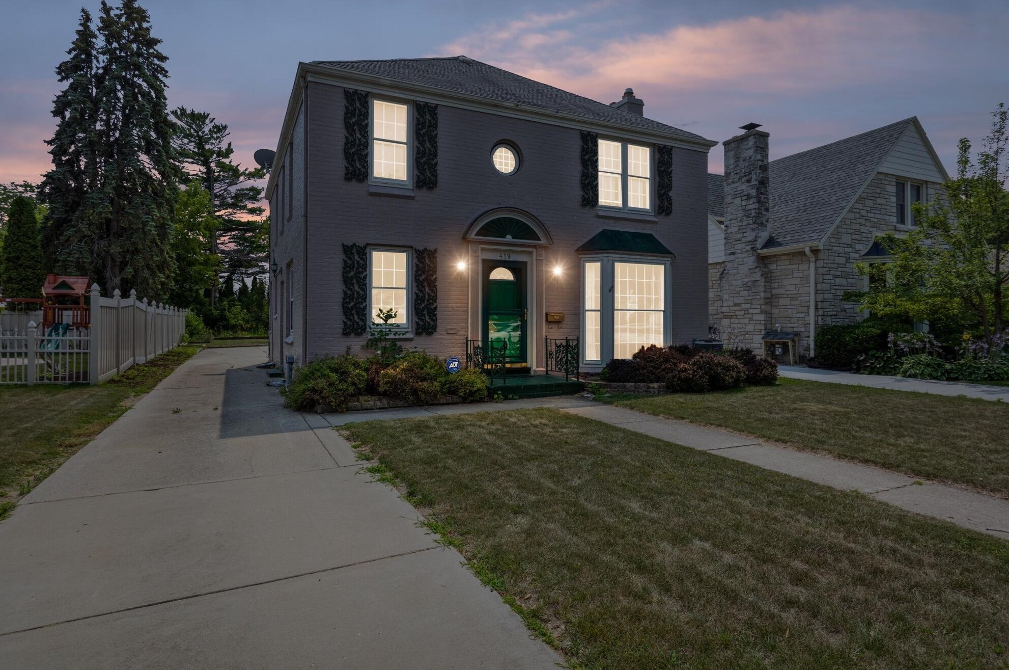 419 William St, Racine, WI 53402-4261