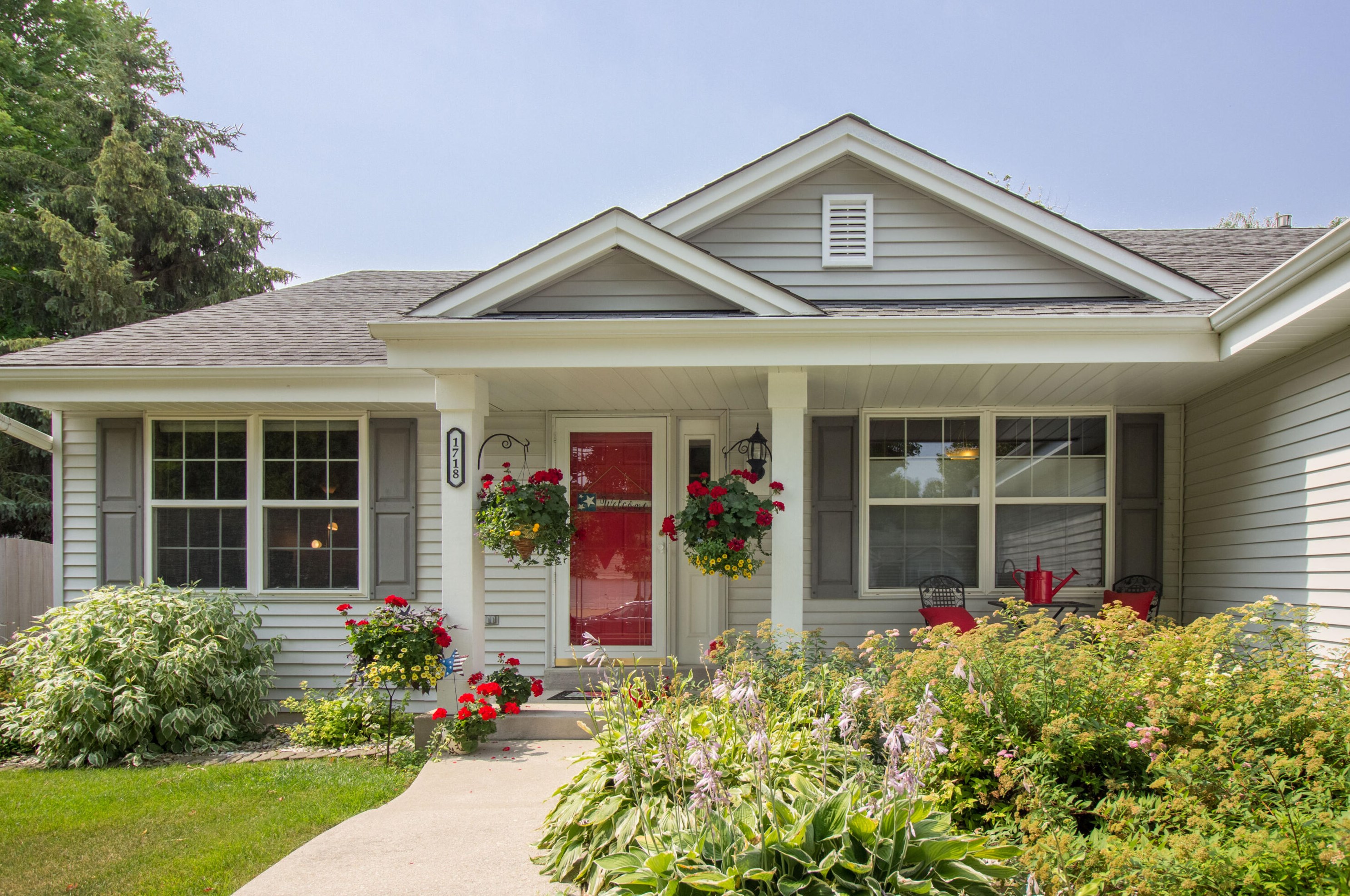 1718 Rempe Dr, Waukesha, WI 53186