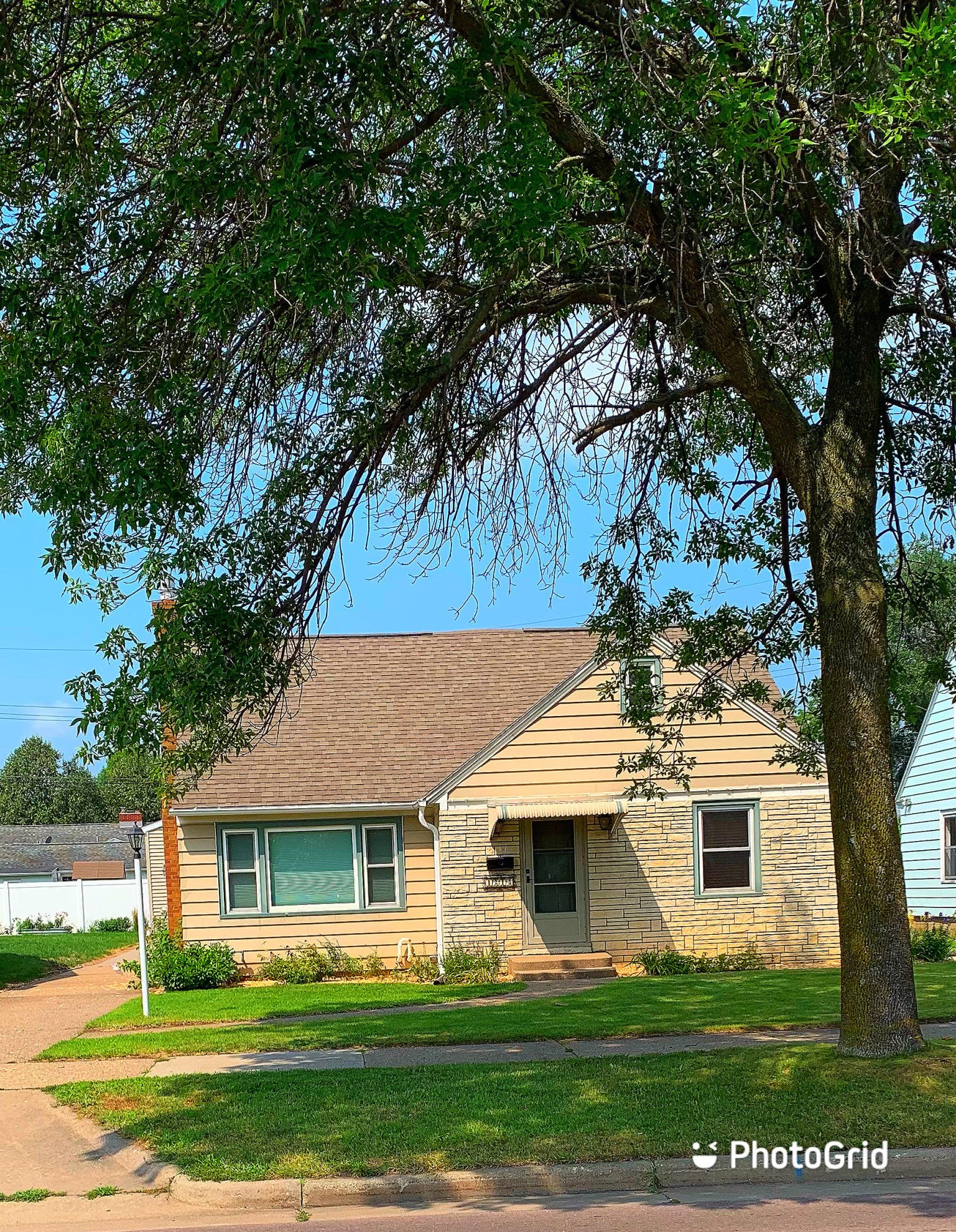 1218 S Losey Blvd, La Crosse, WI 54601