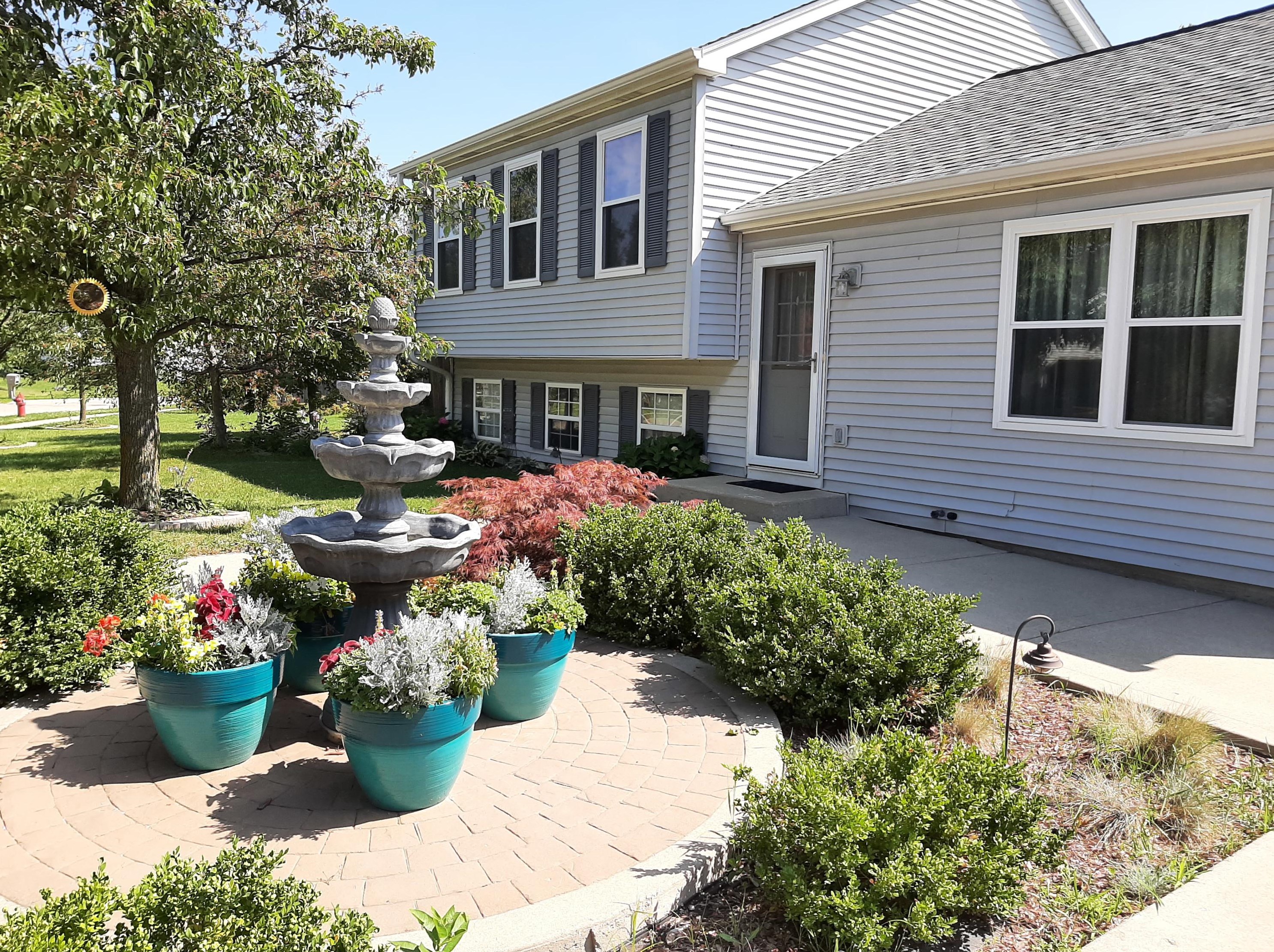 1120 Pheasant Dr, Genoa City, WI 53128-2500