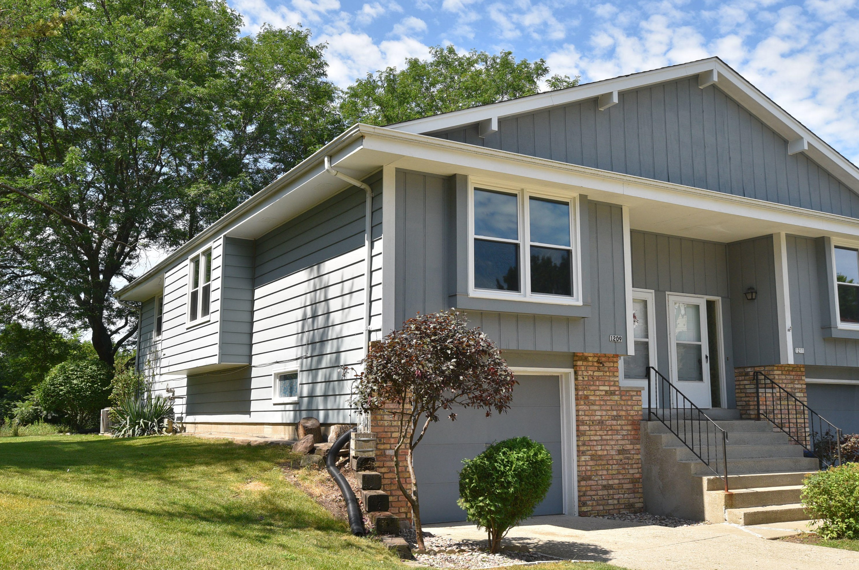 1209 Oakdale Ct #a, Waukesha, WI 53189