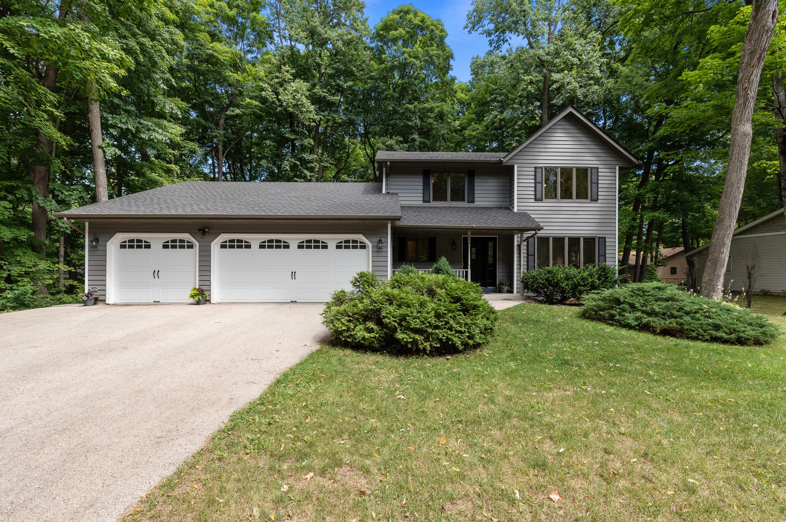 1908 Southwood Trail, West Bend, WI 53090