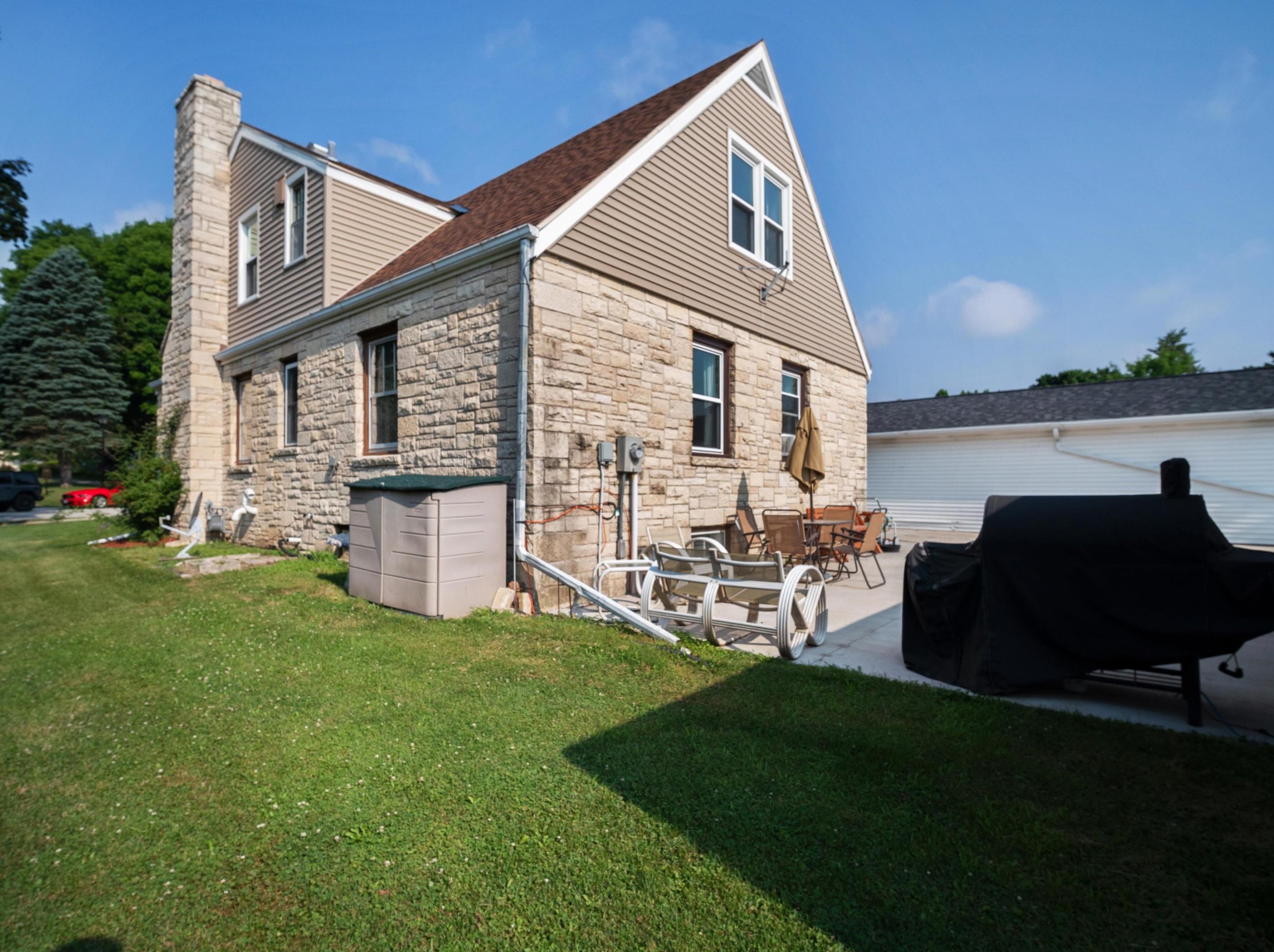 337 North St, Plymouth WI 53073-1227 exterior