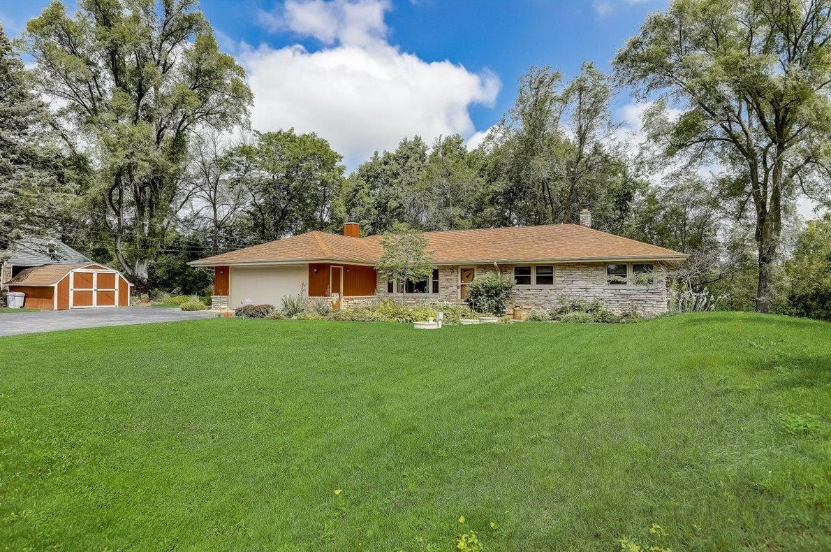 3044 Willow Creek Rd, Colgate, WI 53017