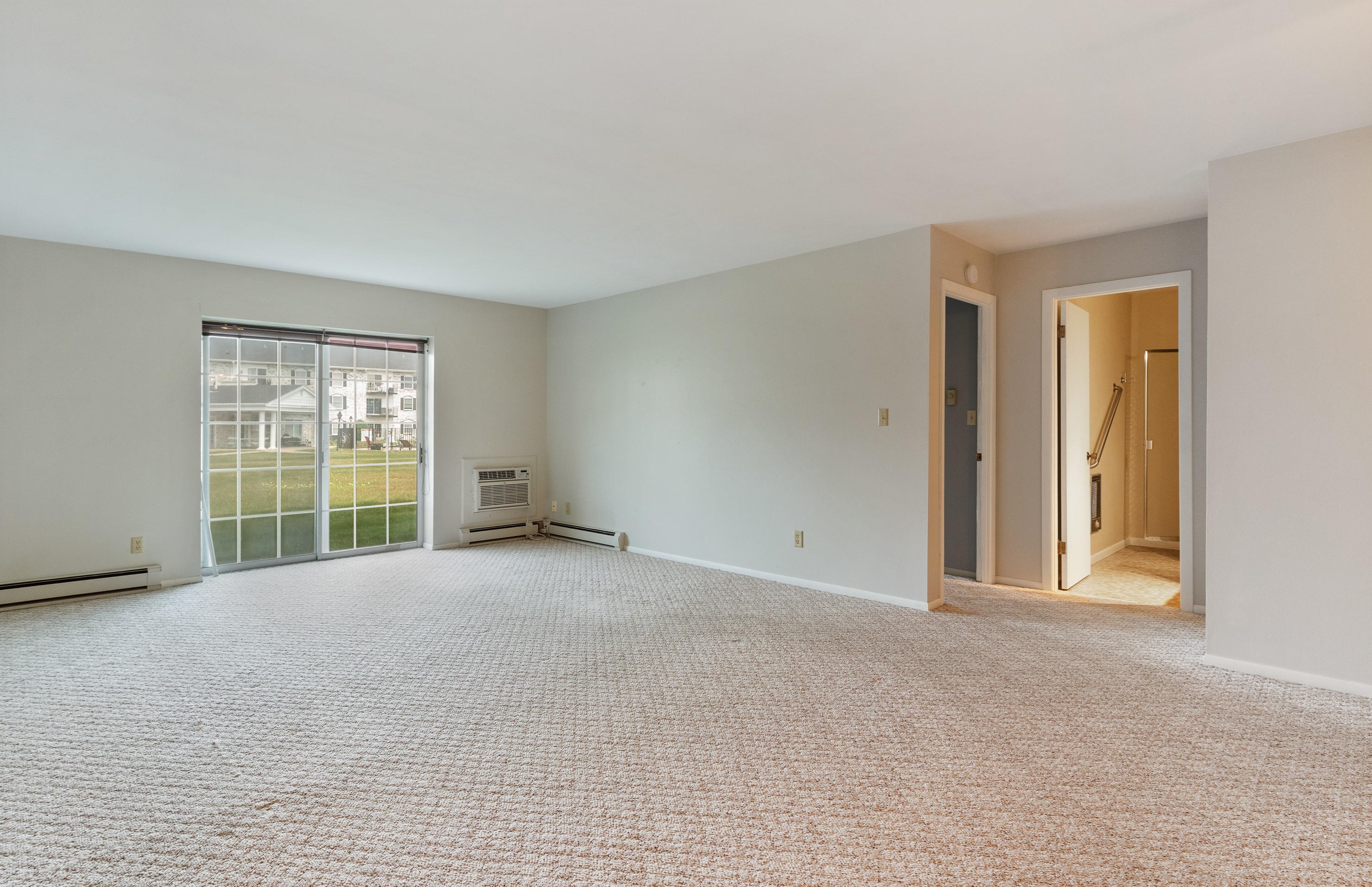 125 N University Dr #124, West Bend, WI 53095