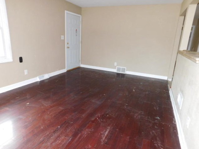 741 Edgewood Ave, South Milwaukee WI  53172-3847 exterior