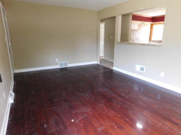 741 Edgewood Ave, South Milwaukee WI  53172-3847 exterior