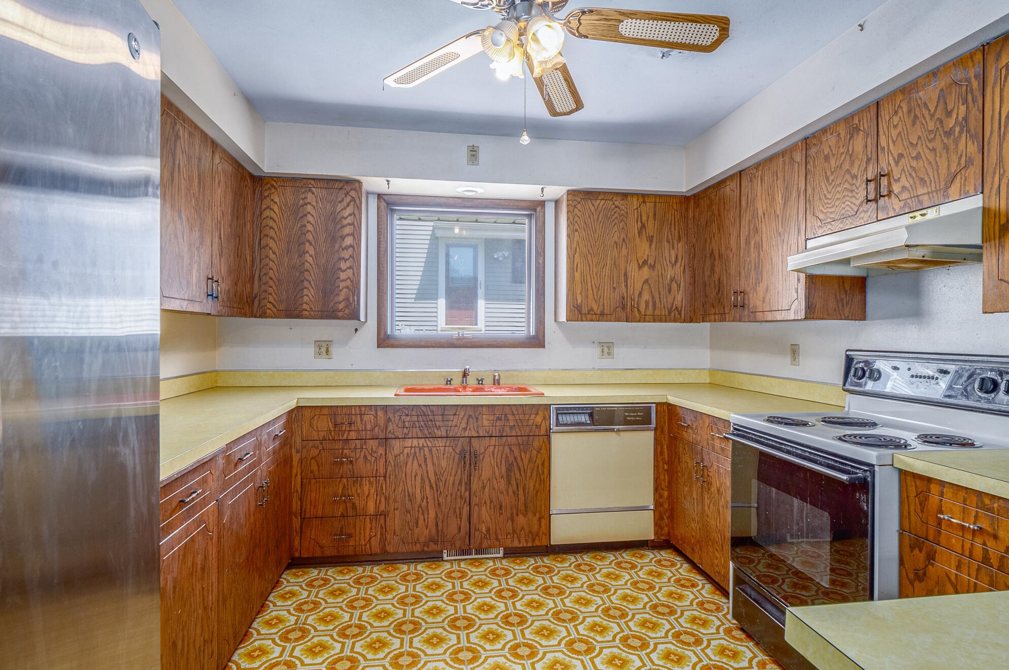 1734 24th St, Sheboygan, WI 53081-2119