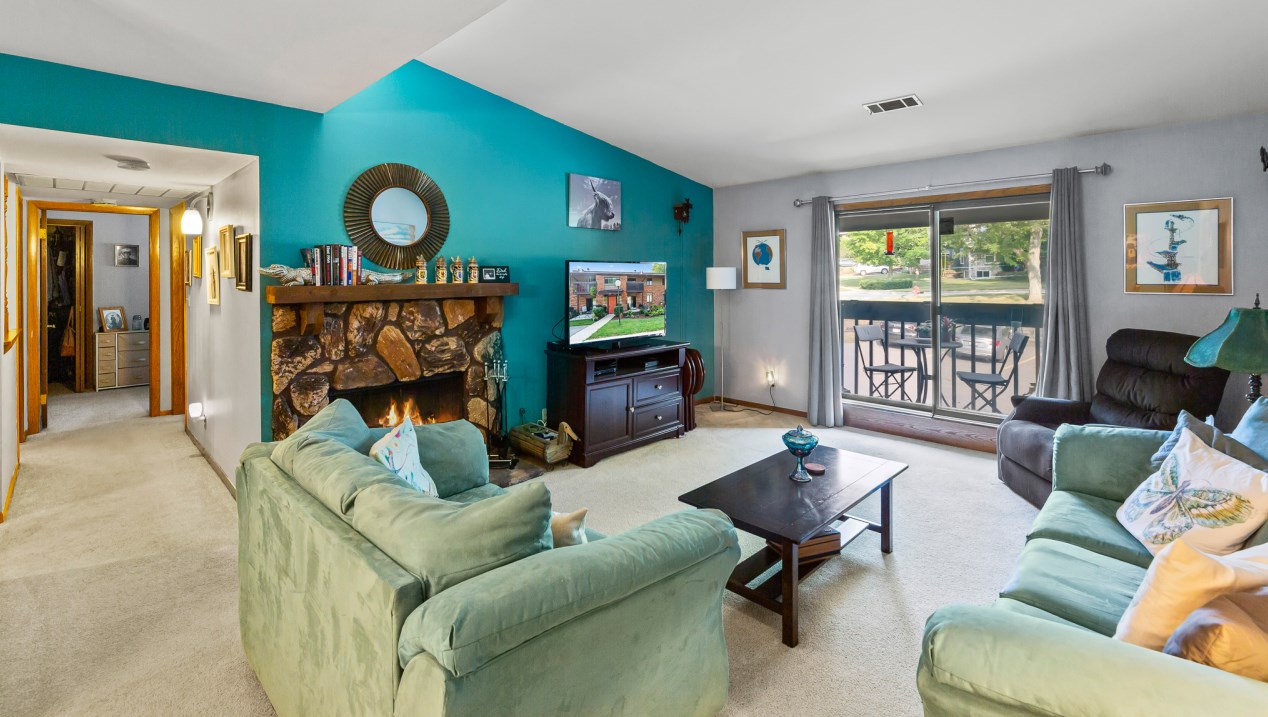 368 Park Hill Dr #h, Pewaukee, WI 53072