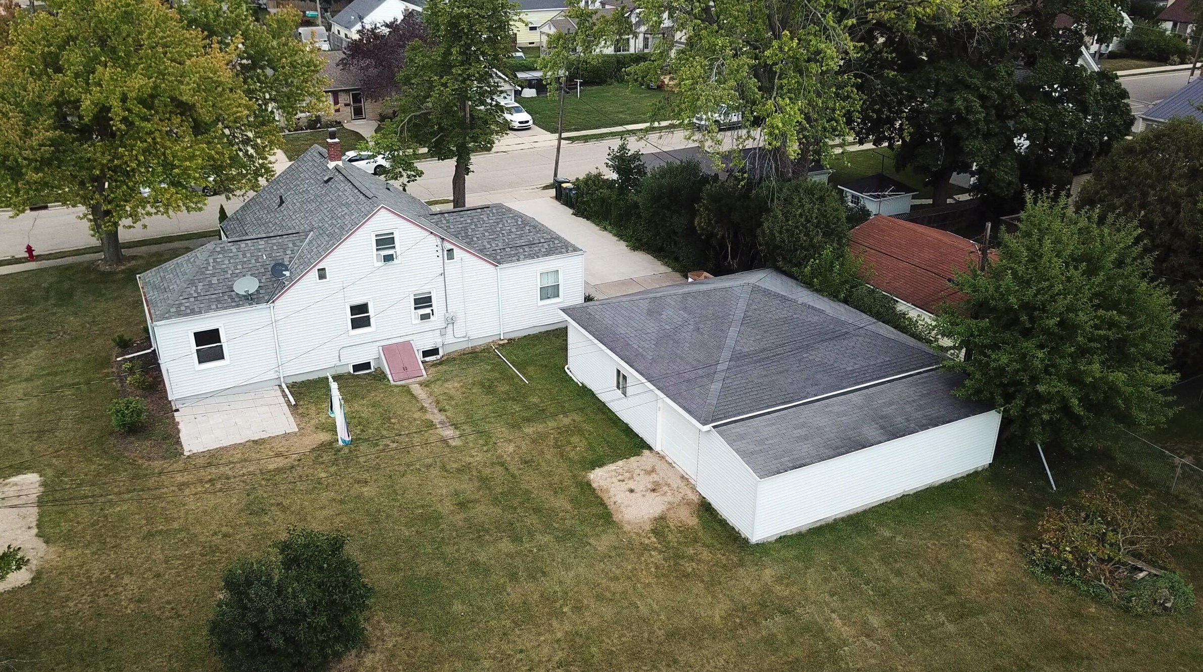 37 Lincoln Ave, Hartford, WI 53027-2143