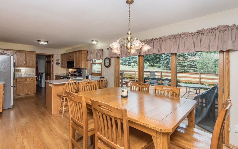 2804 Apache Pass, Waukesha, WI 53188