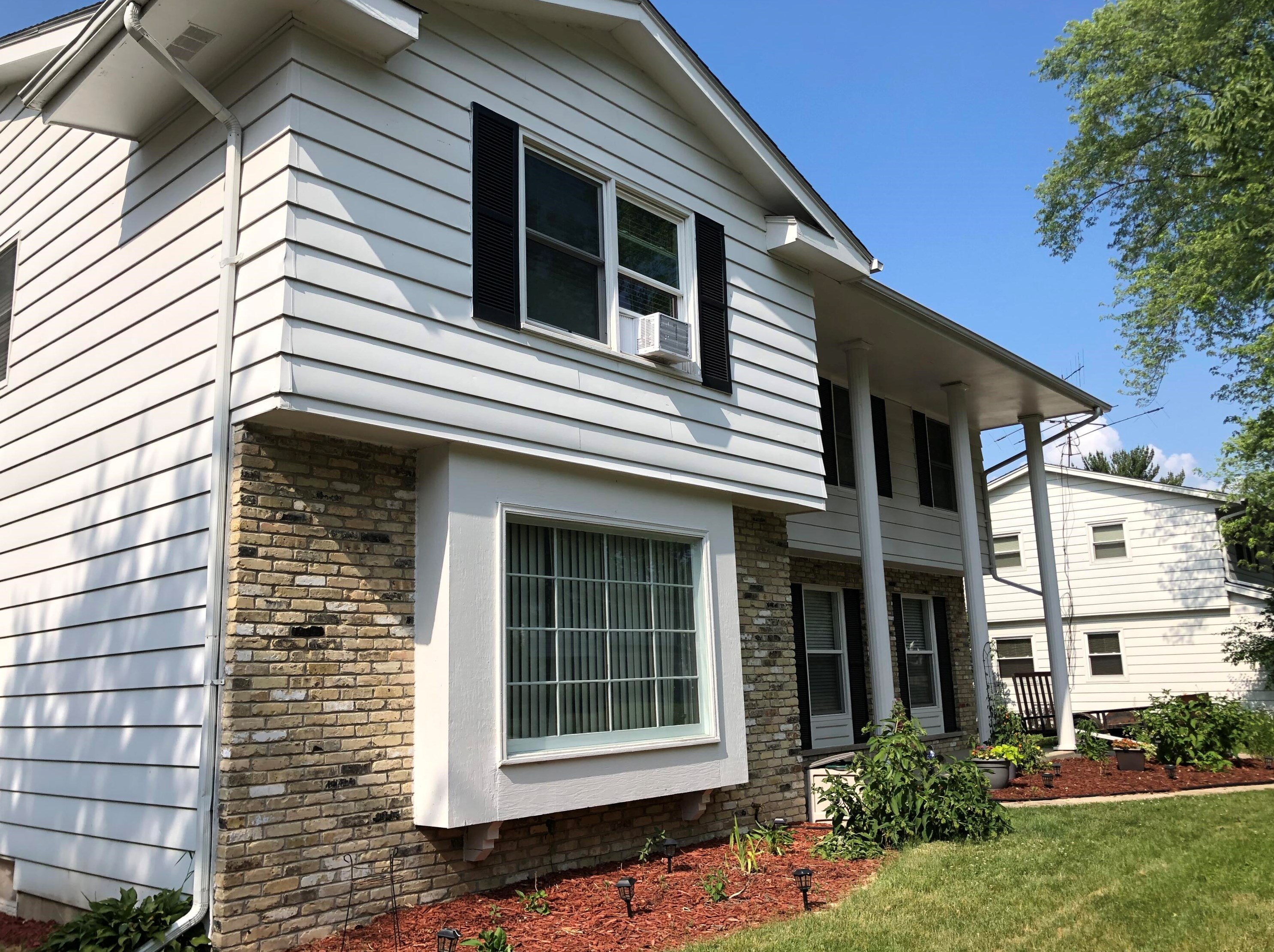 1112 Wilshire Pl #1114, Waukesha, WI 53188