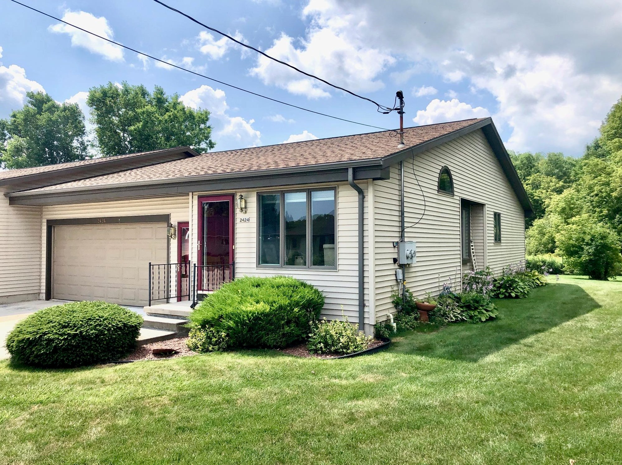 2424 Paul Rd, Manitowoc, WI 54220
