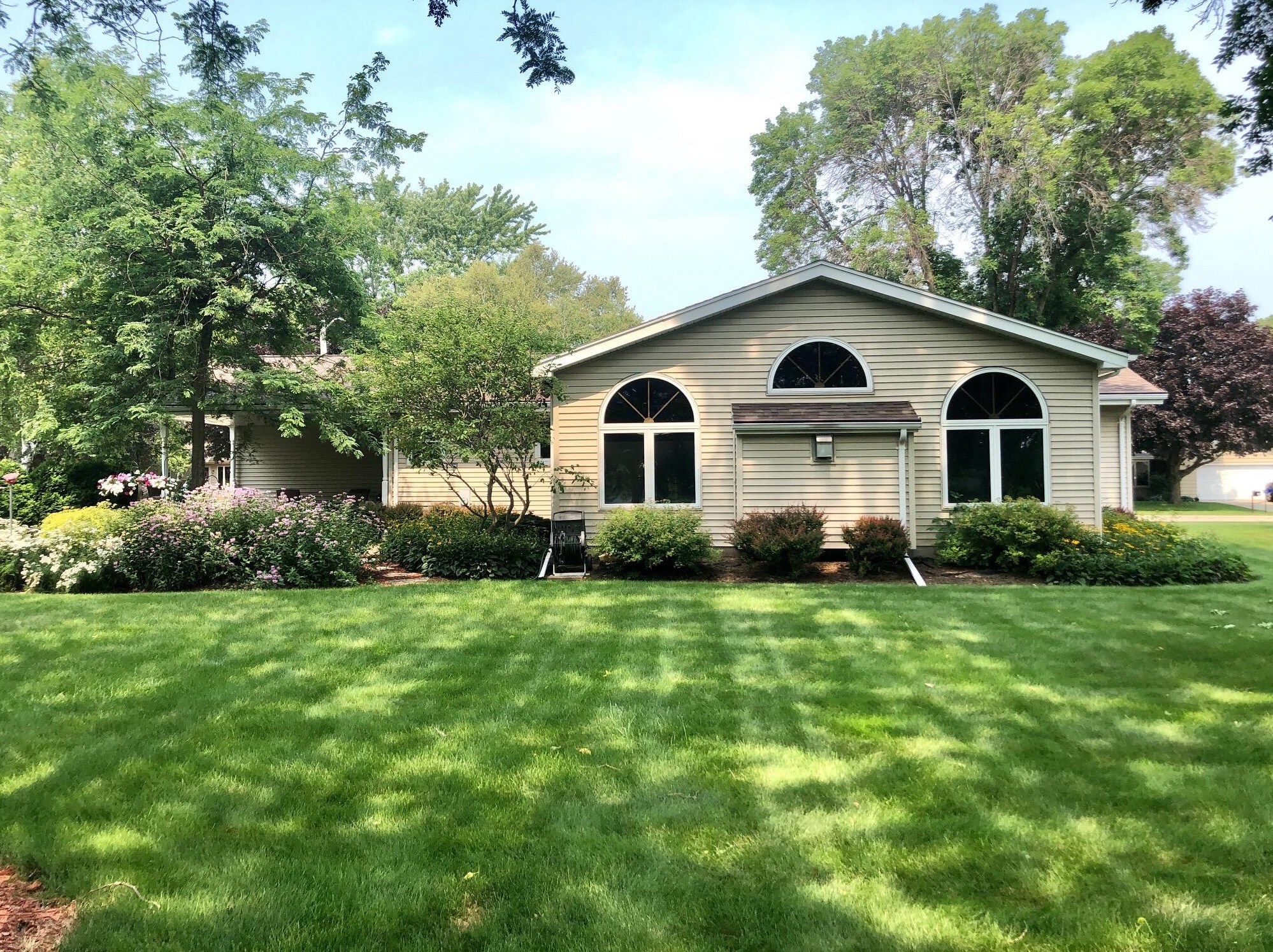 4417 Just Ct, Manitowoc, WI 54220