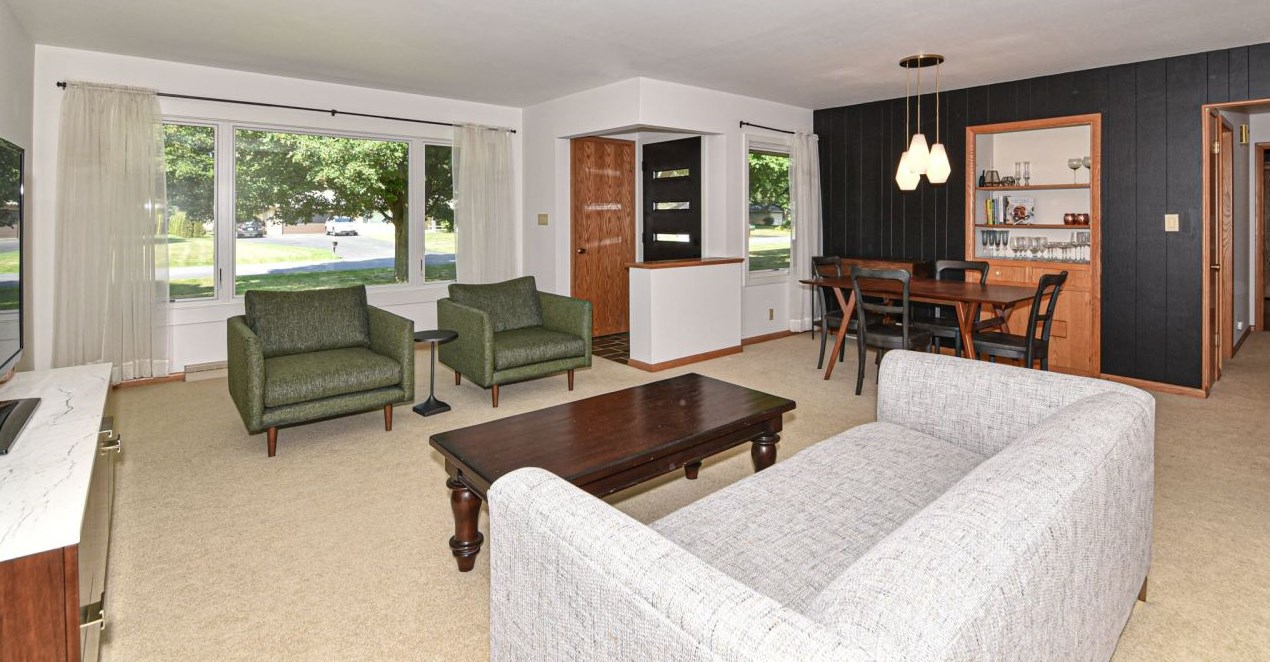 2720 Arbor Dr, Brookfield, WI 53005-3805