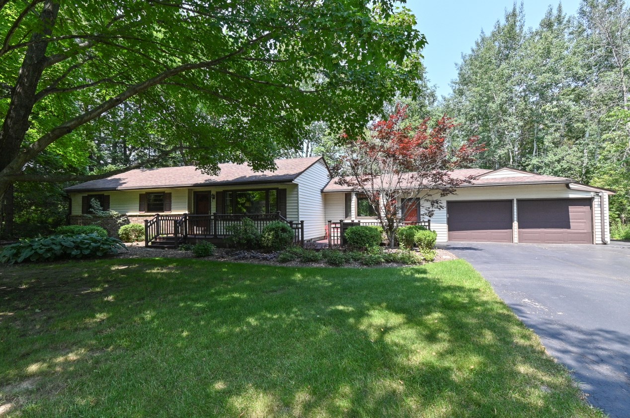 1524 W El Rancho Dr, Thiensville, WI 53092