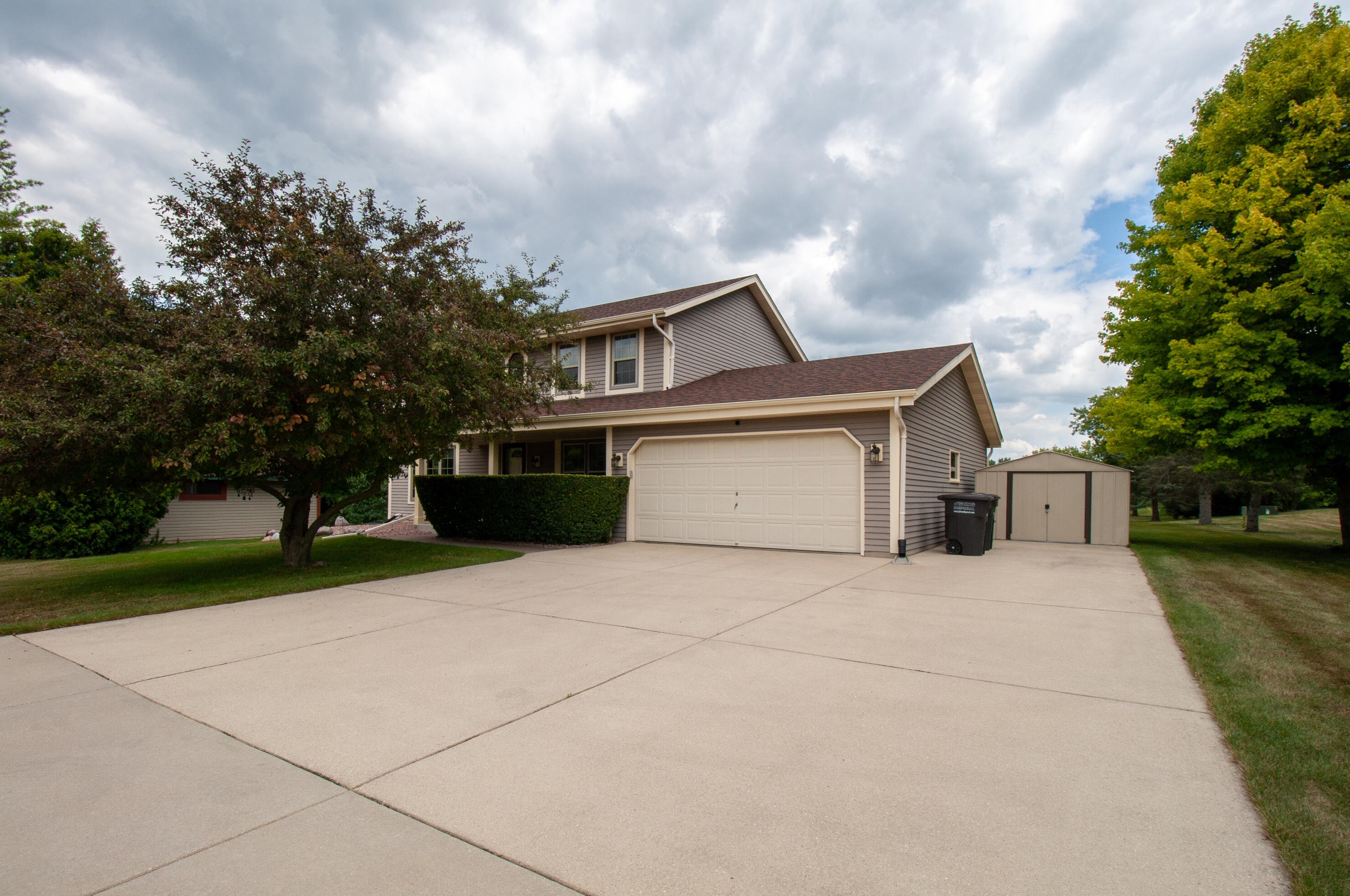 24224 N Wind Lake Rd, Waterford, WI 53185