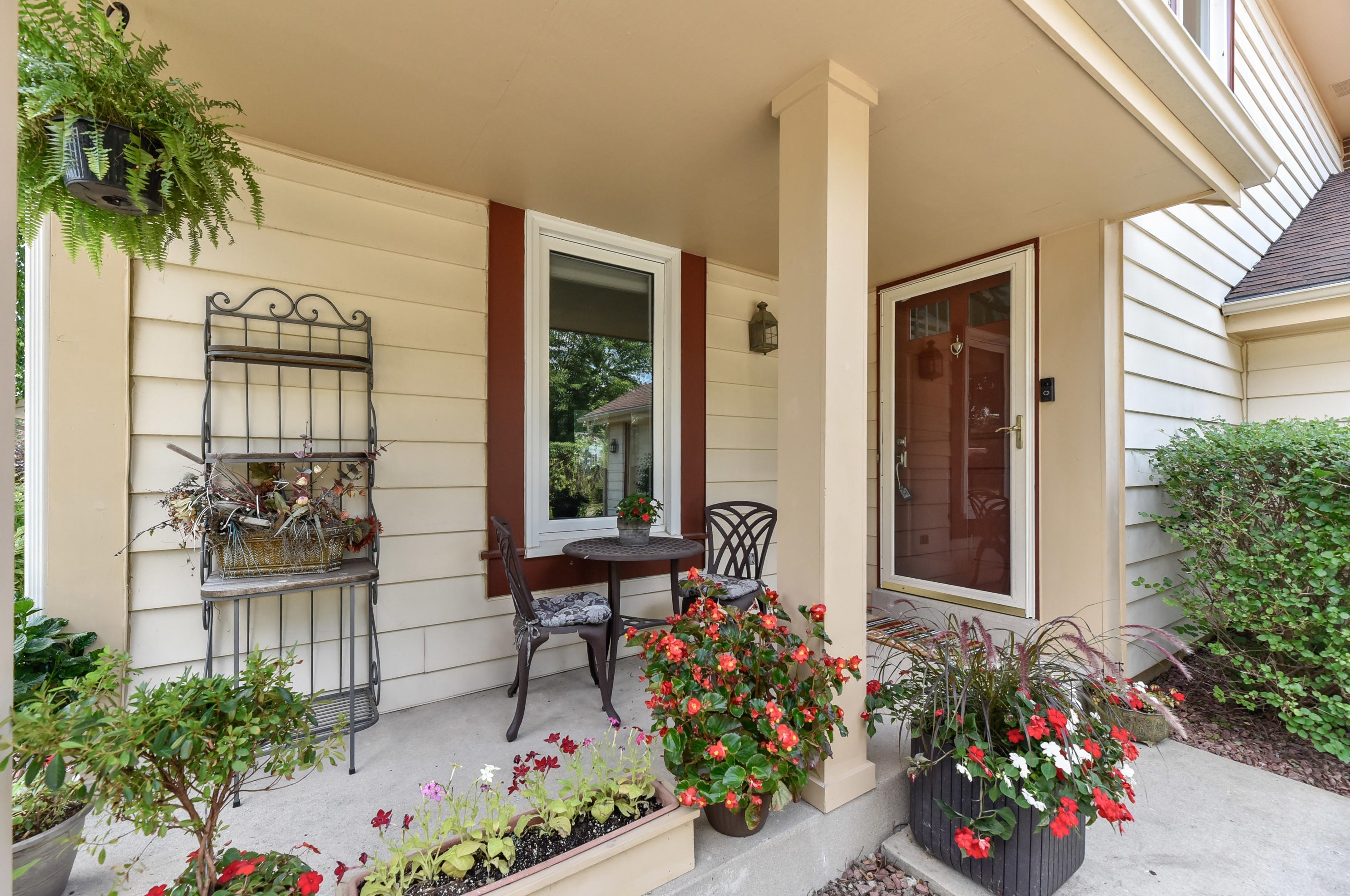 3236 W Joliet Ct, Thiensville, WI 53092