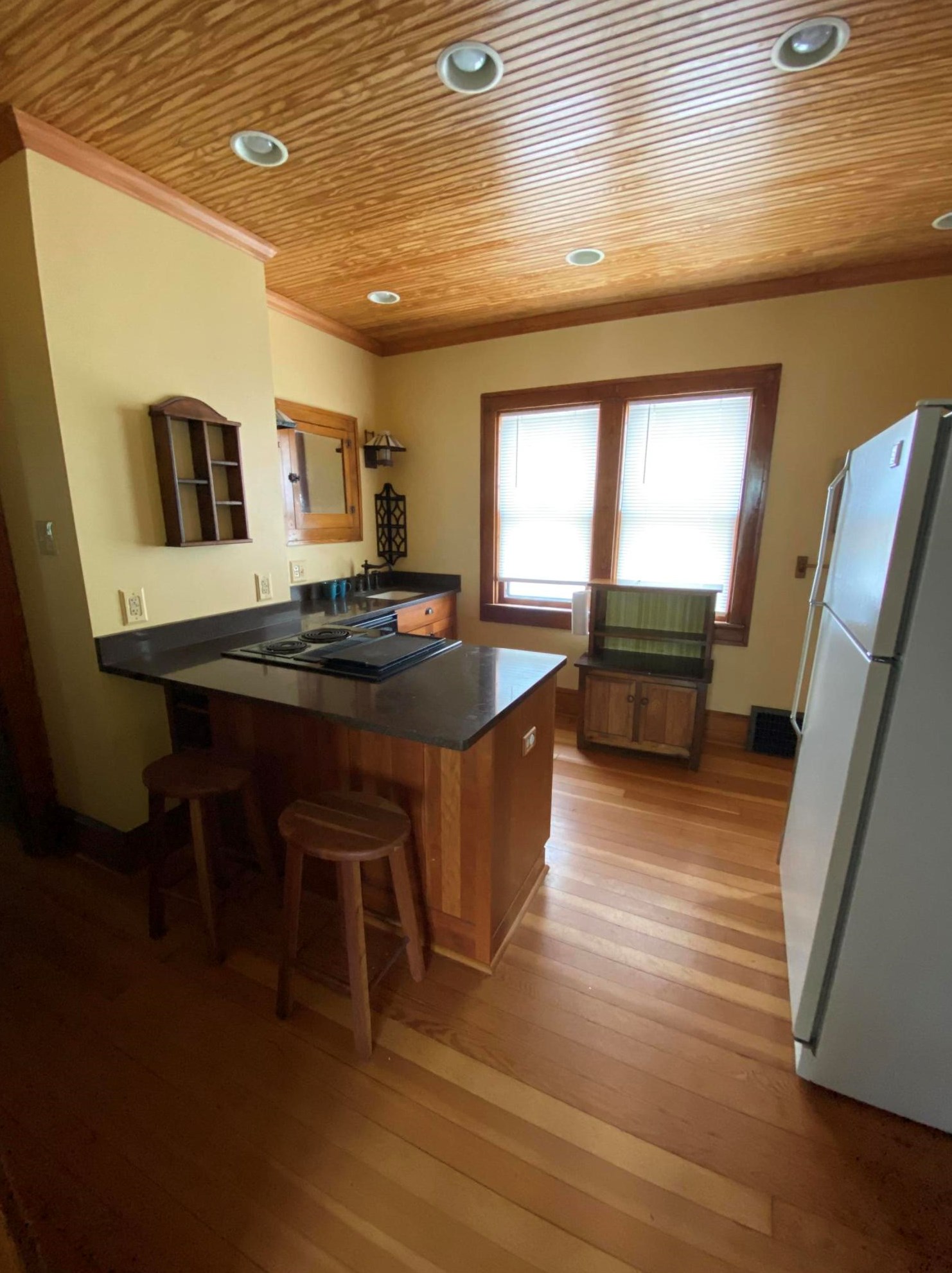 514 Grant Ave, Sheboygan, WI 53081-2858