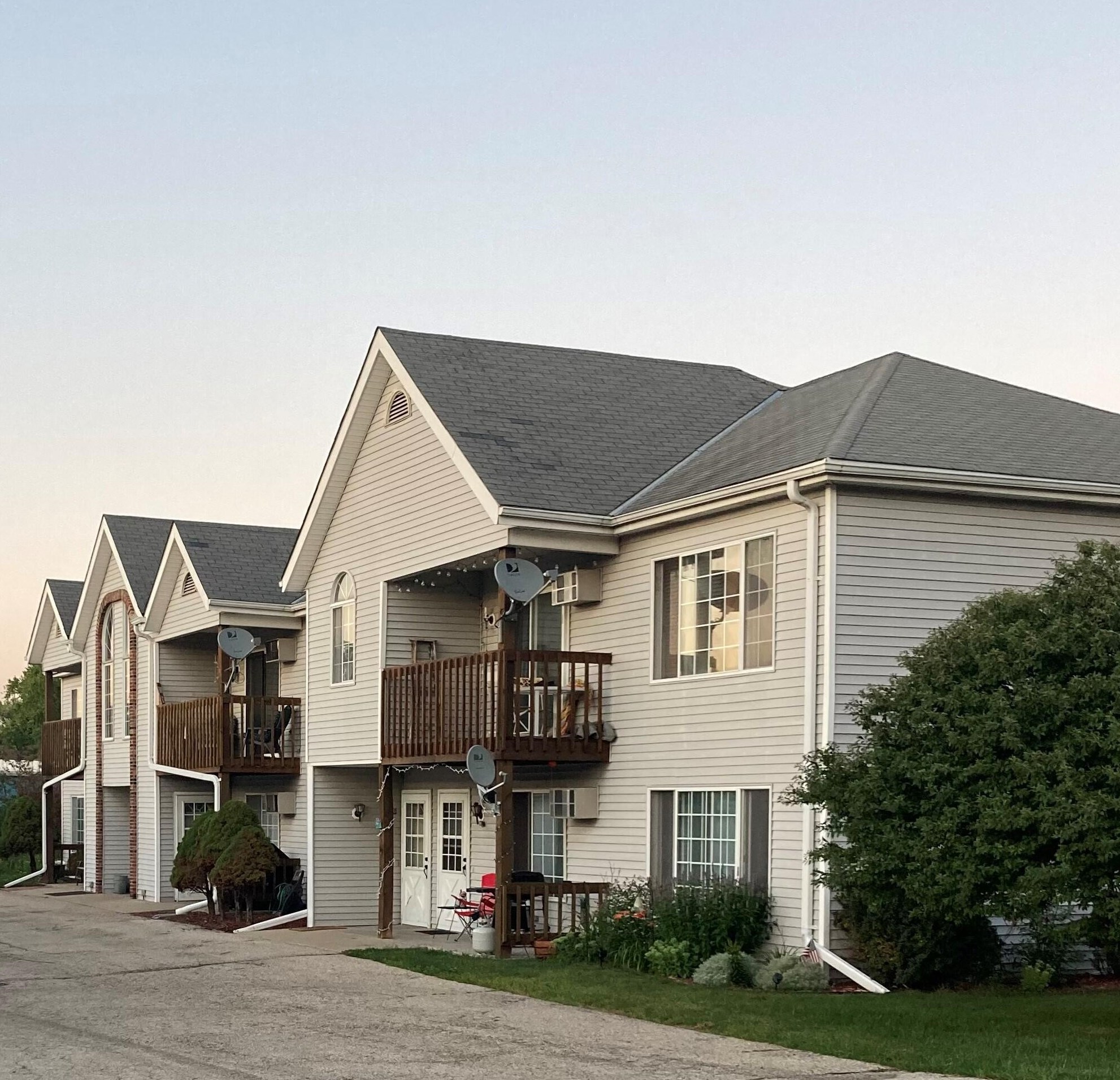 526 Root Ave #4, Hartford, WI 53027