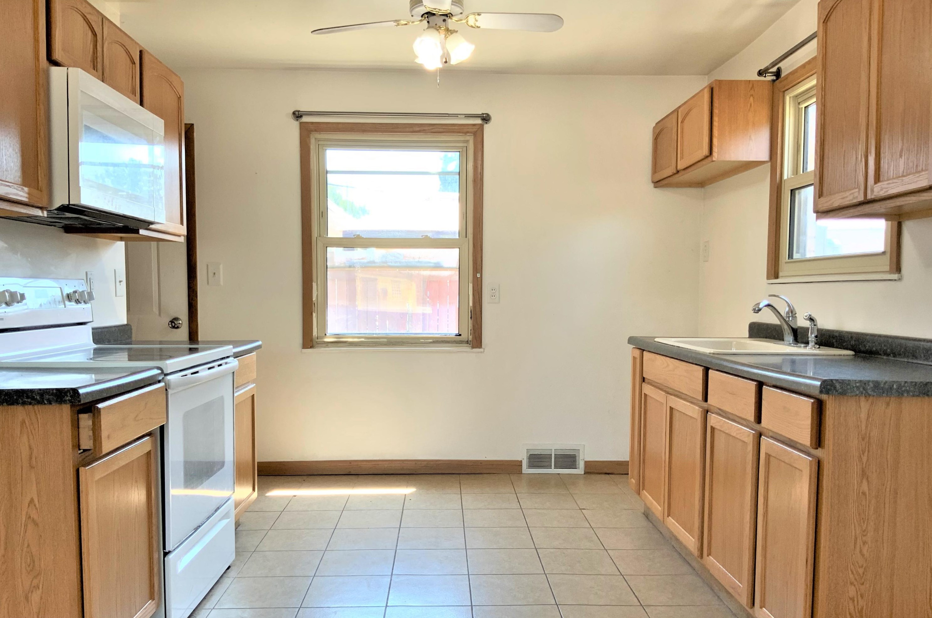 2003 Spring St, Racine, WI 53405-1874