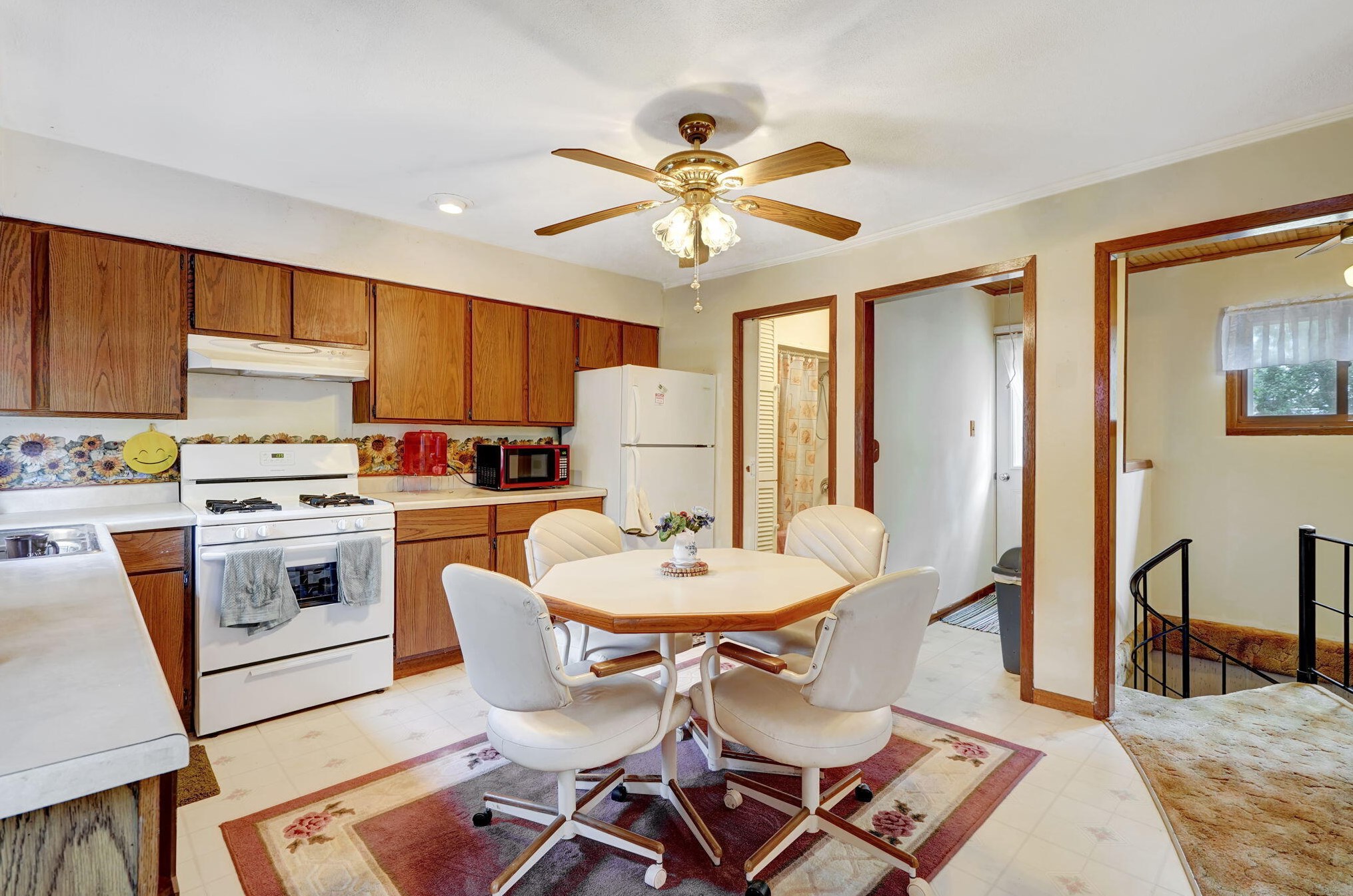 8629 Buena Dr, Lyons, WI 53105-9263