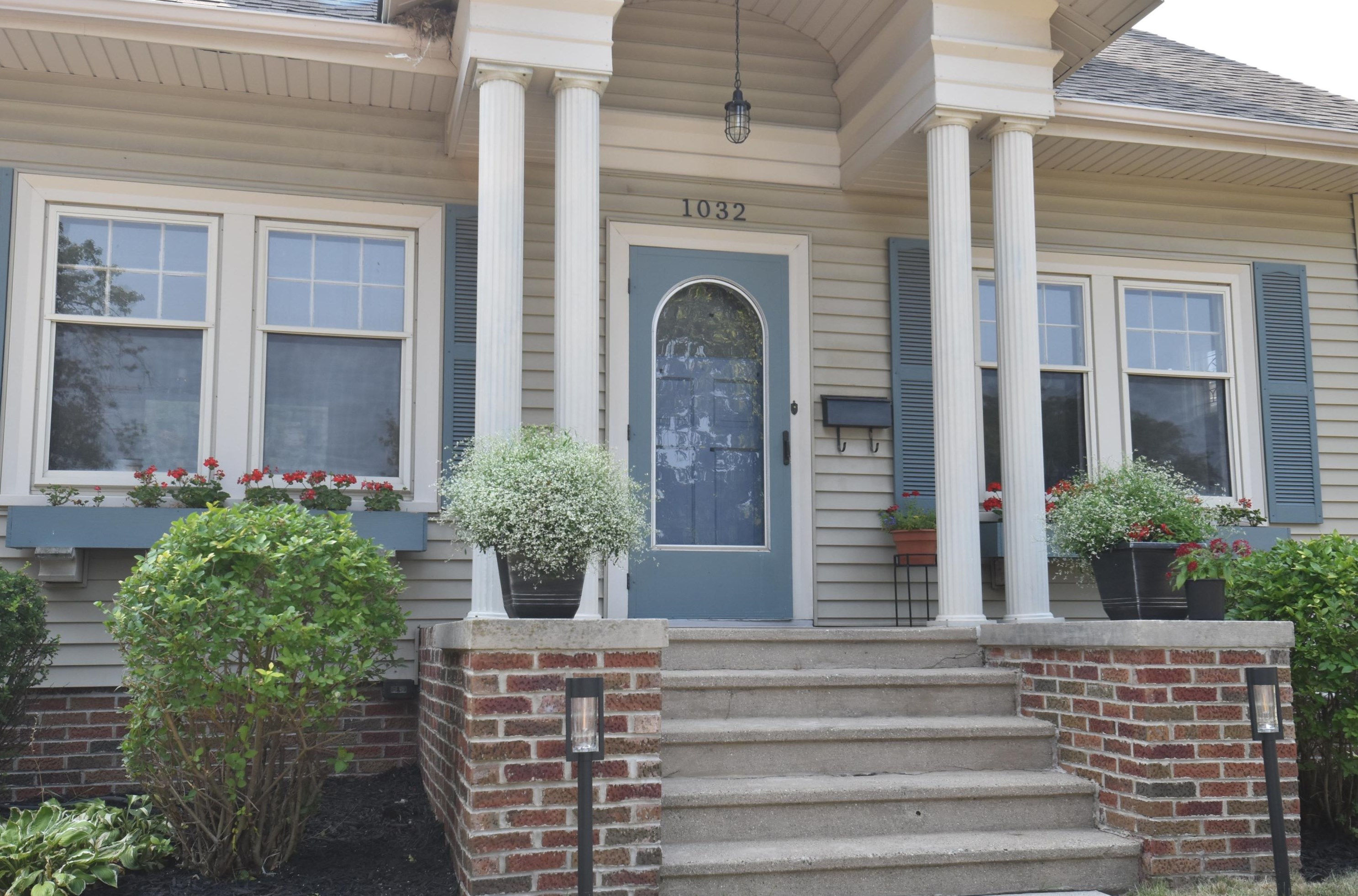 1032 Lathrop Ave, Racine, WI 53405-2342