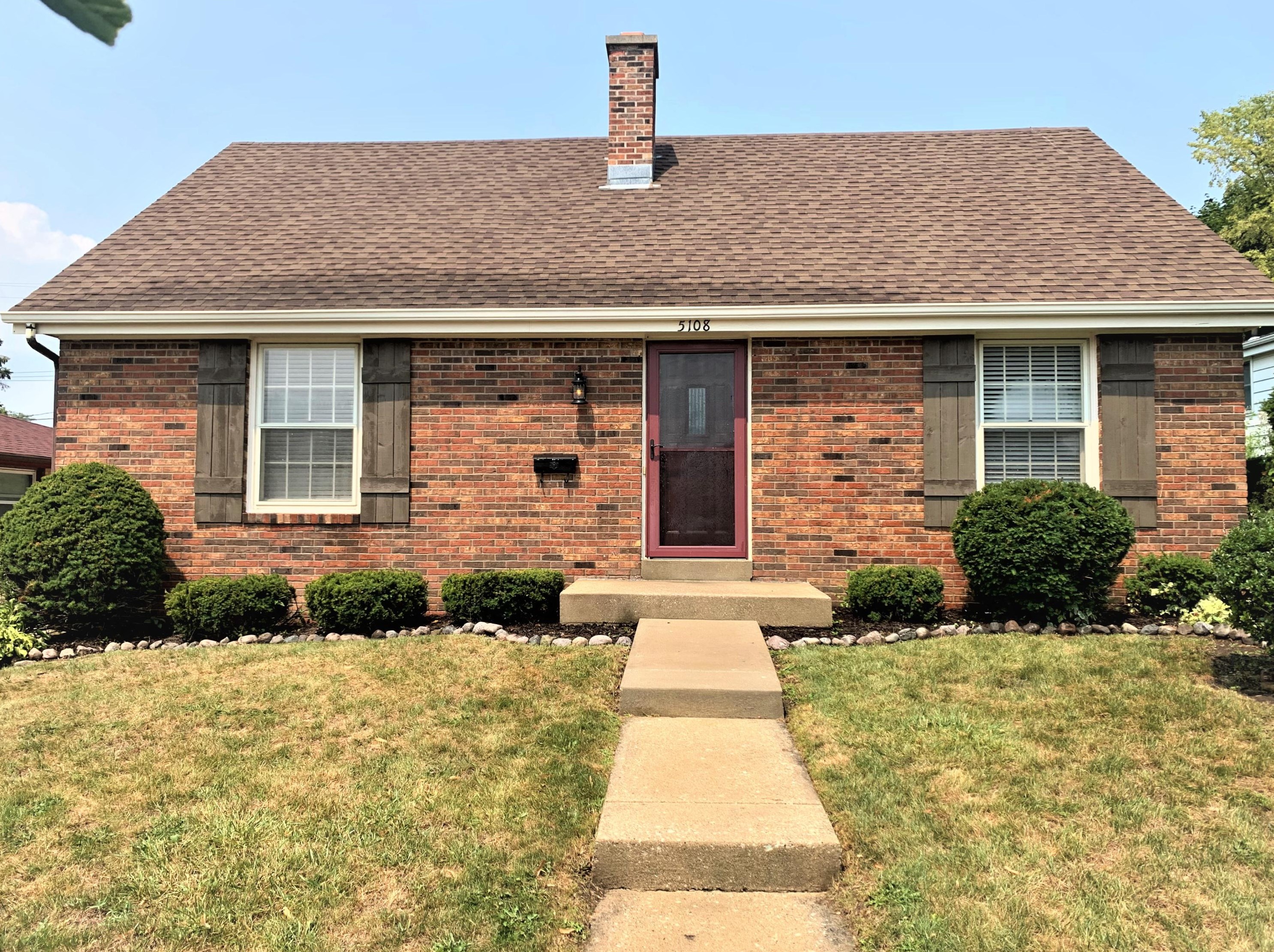 5108 Lilac Ln, Racine, WI 53406-4143