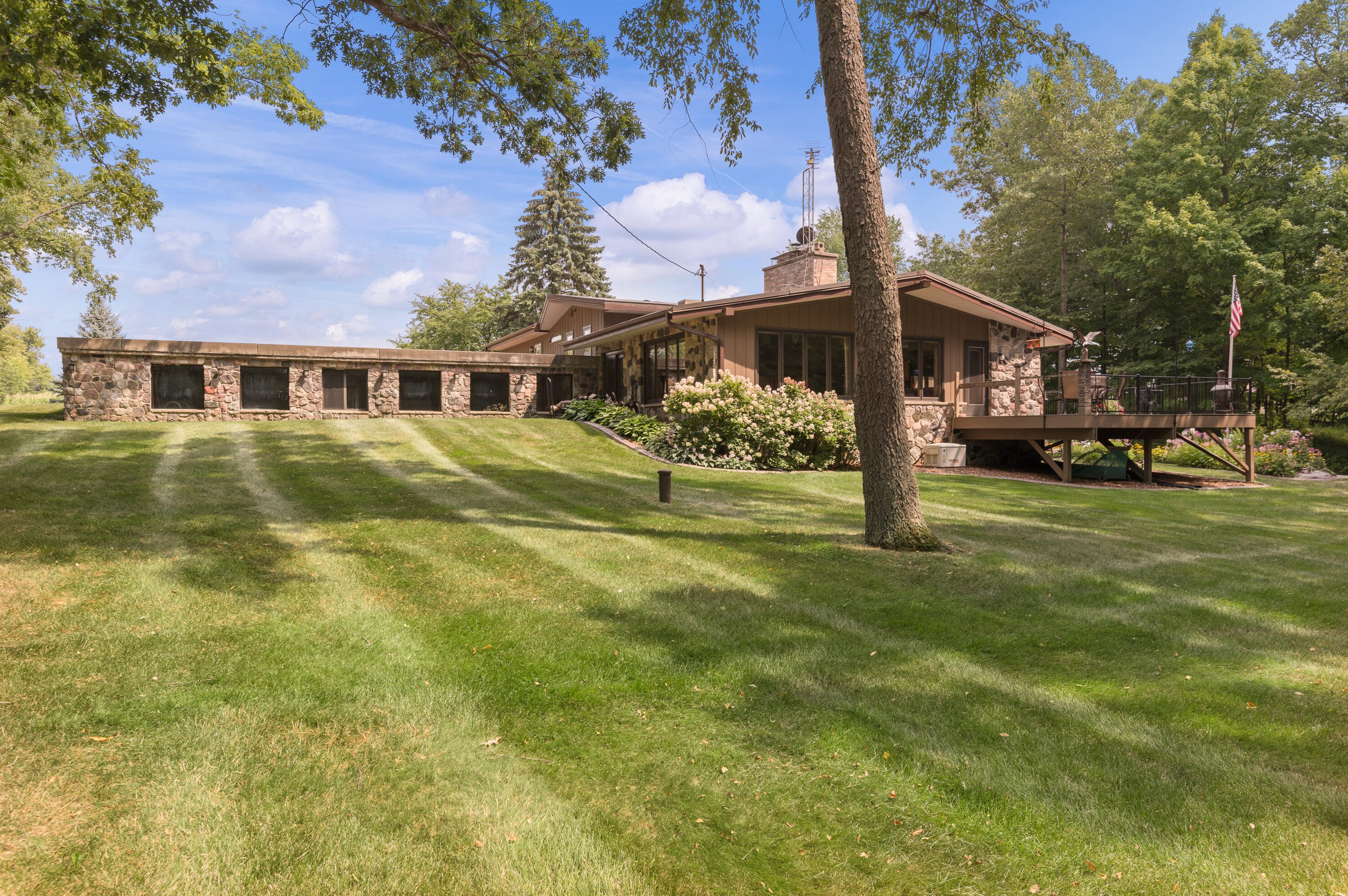 3086 Kettle Moraine Rd, Hartford, WI 53027-9516