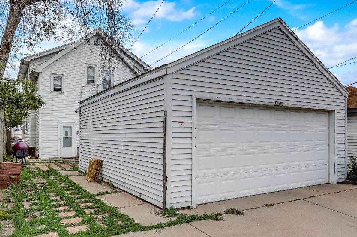 2108 71st St, Milwaukee WI  53213-1802 exterior