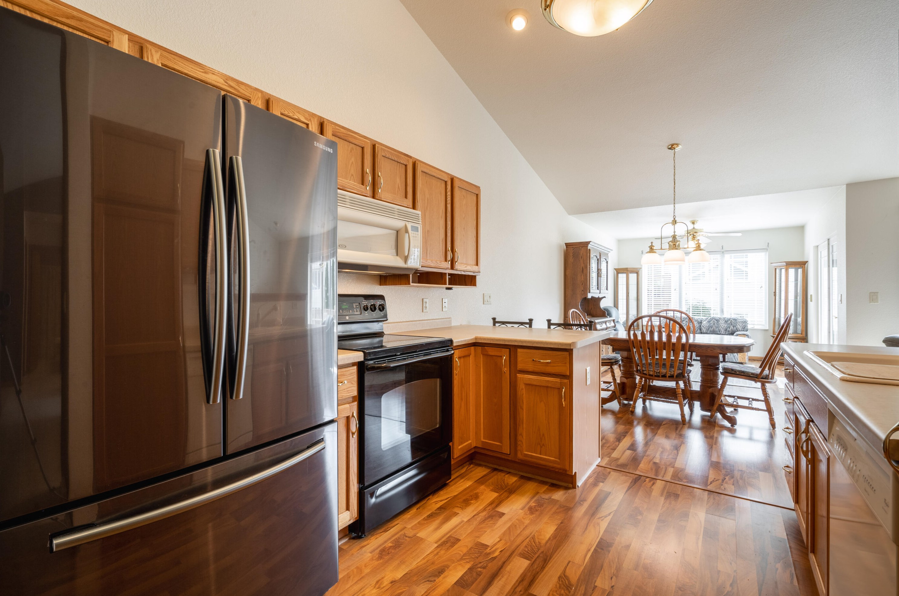 1521 Willowbrook Ct, Sheboygan, WI 53081-3091