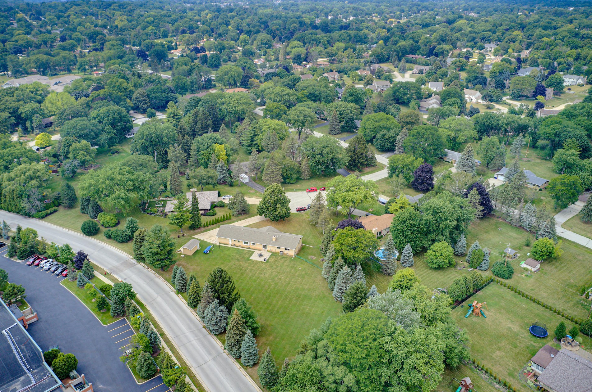 4100 Alpine Cir, Brookfield WI  53005-1410 exterior