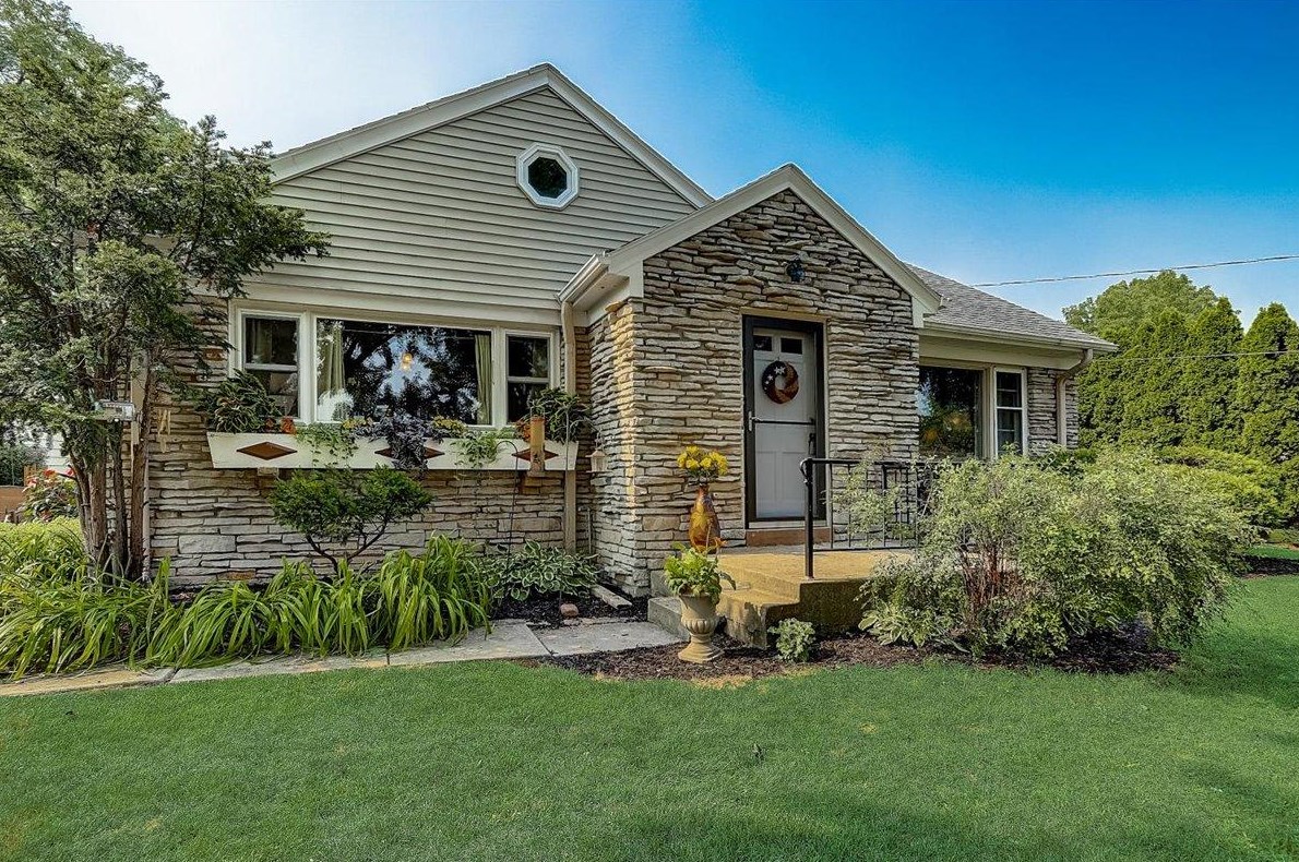 18105 Bolter Ln, Brookfield, WI 53045-3439