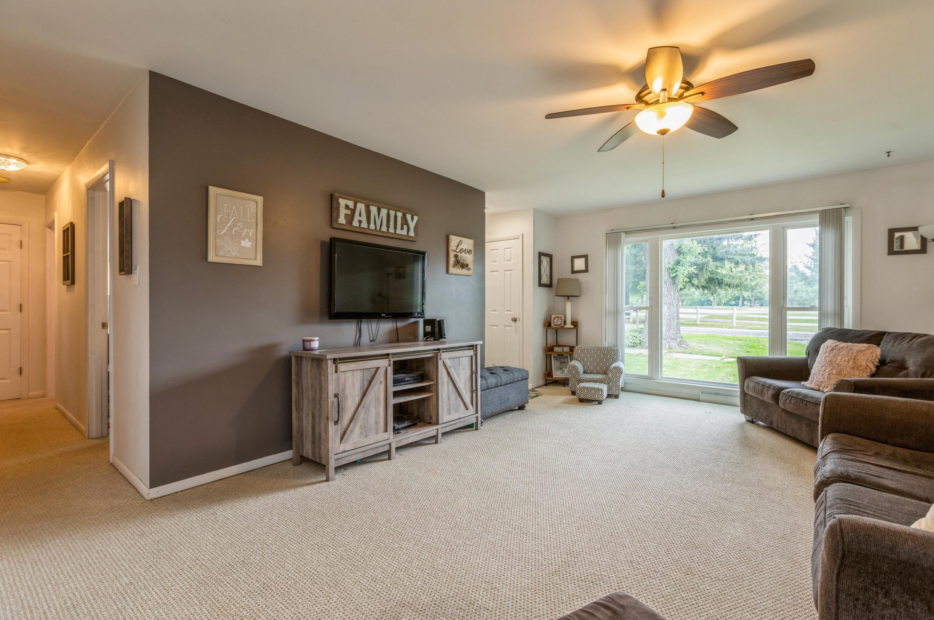 40709 101st St, Genoa City, WI 53128-2266