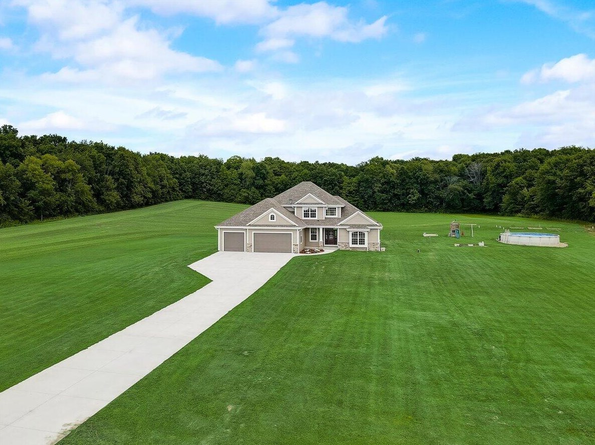 6306 Aurora Rd, West Bend, WI 53095
