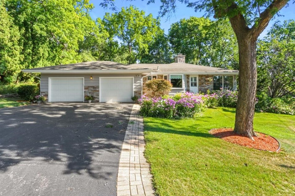1505 Miller Rd, Lake Geneva, WI 53147
