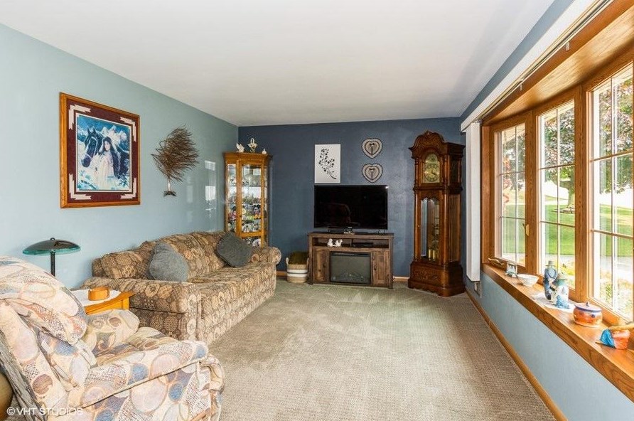 900 Meadow Ln, Mayville, WI 53050-1456