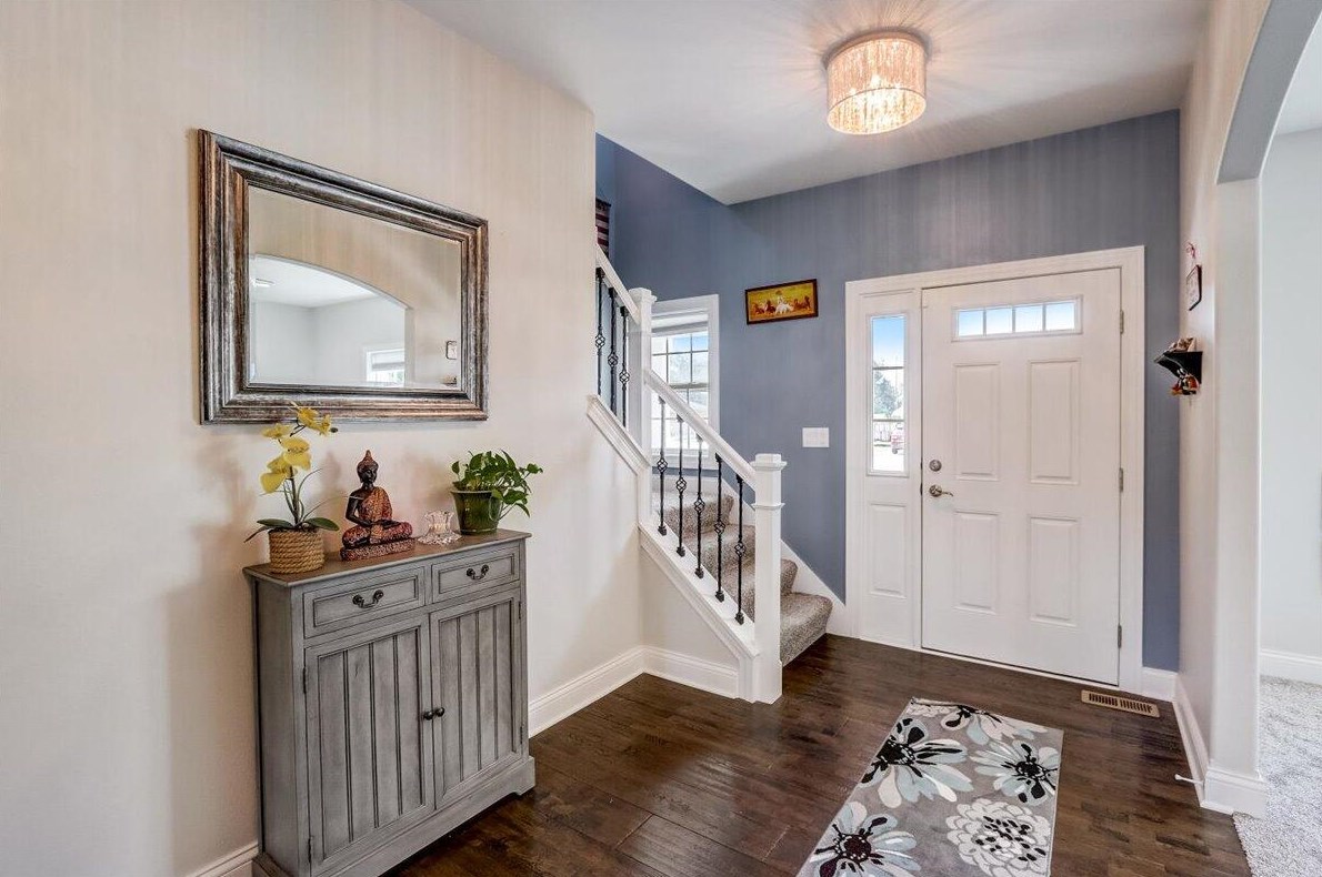 2230 Southland Dr, Oak Creek WI  53154-3631 exterior