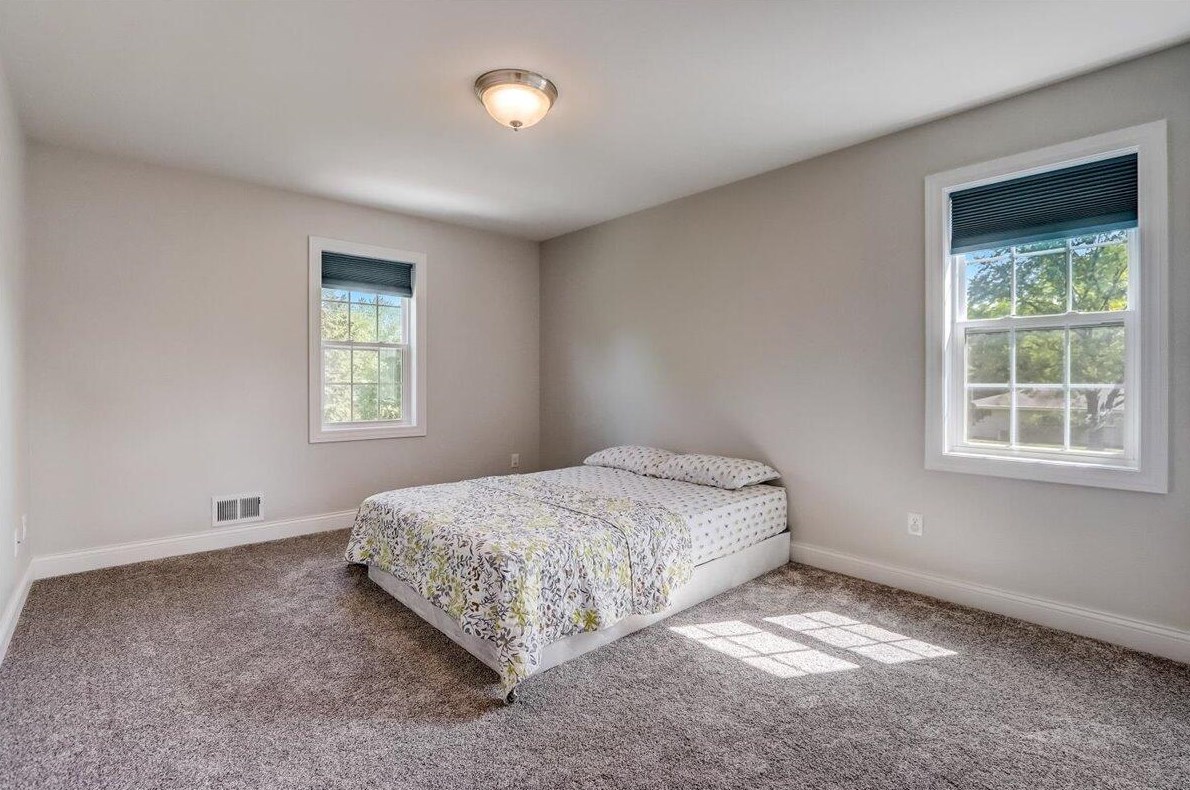 2230 Southland Dr, Oak Creek WI  53154-3631 exterior